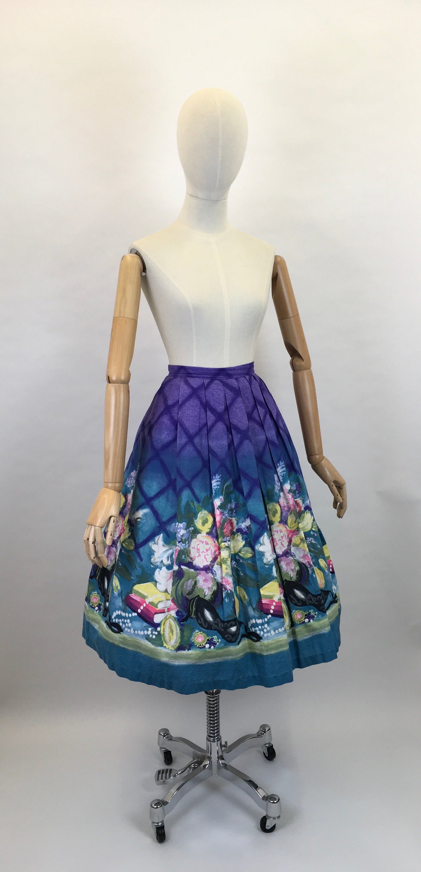 Original 1950s Novelty Print Skirt - In a Fabulous Print Featuring Masks, Books, Jewellery and More