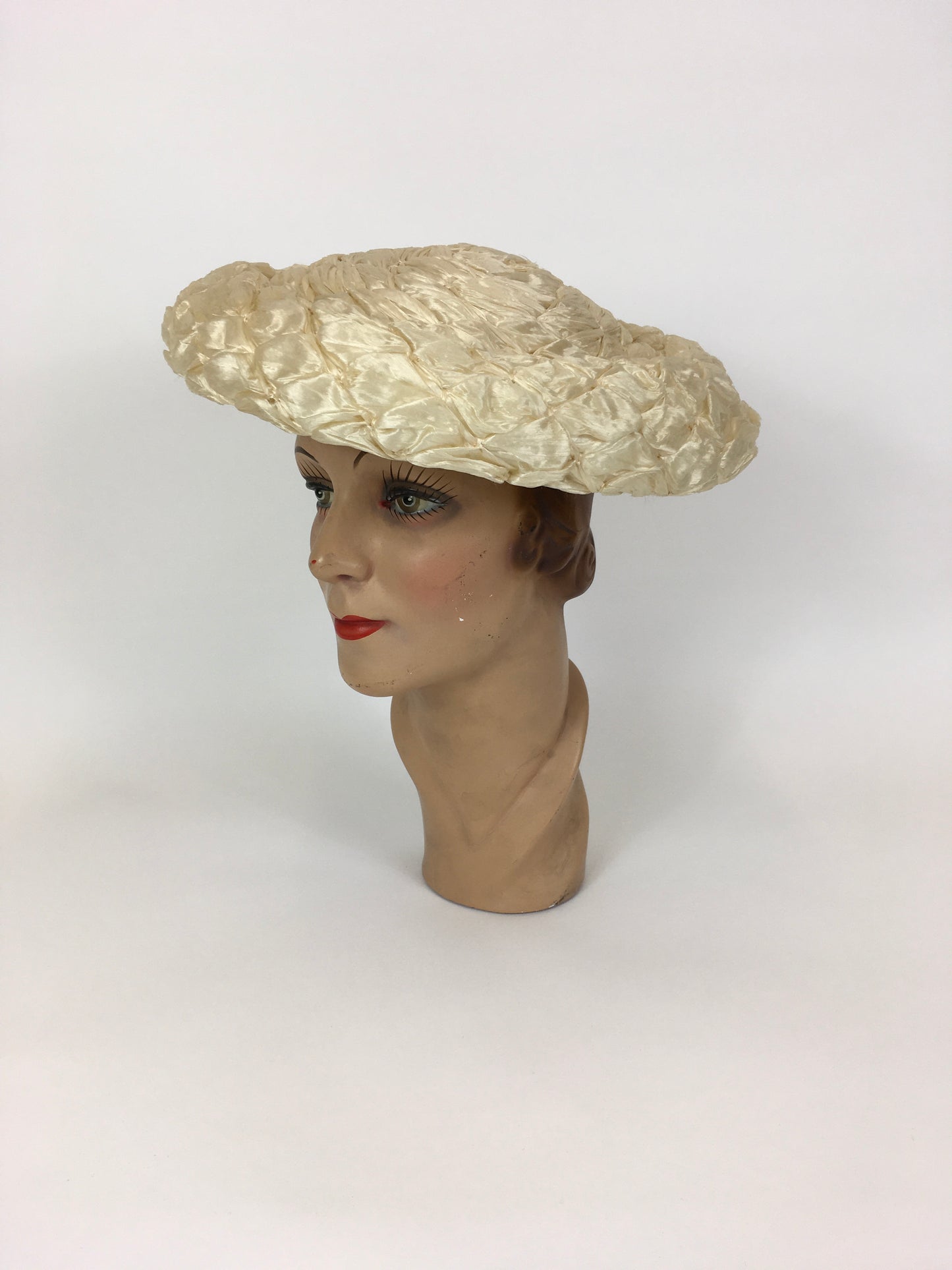 Original 1950’s FABULOUS Soft Cream Raffia Platter Hat - With Structured Inner Band