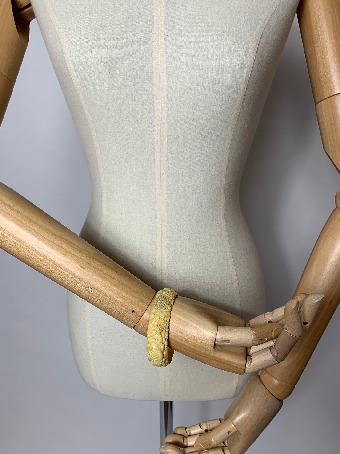 Original late 1930’s Celluloid Bangle - Featuring Carved Florals In a Lovely Warm Cream