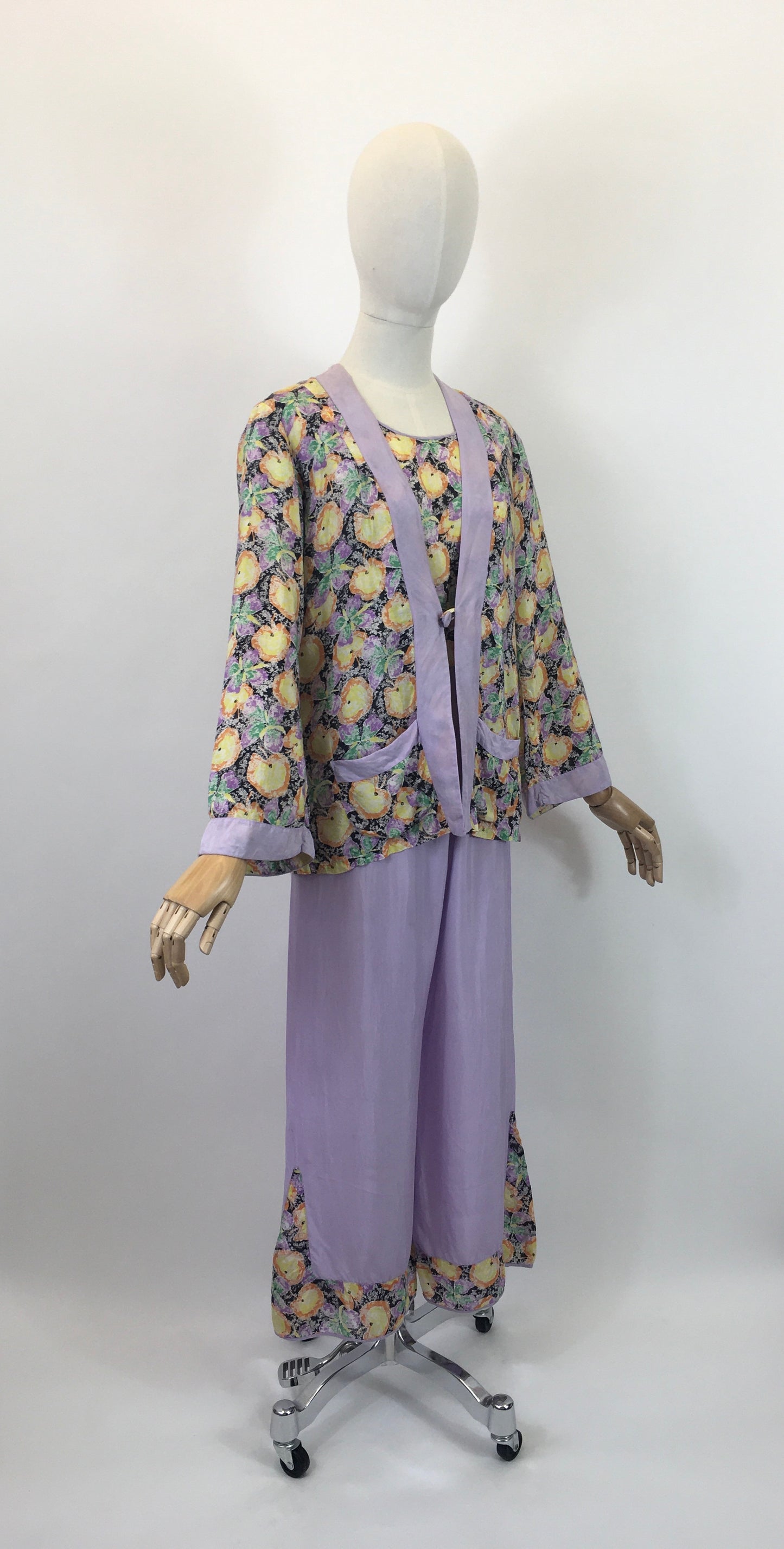 Original 1930’s Sublime 3pc Beach Pyjamas Set - In Powdered Lilac & Fruit Print Silk