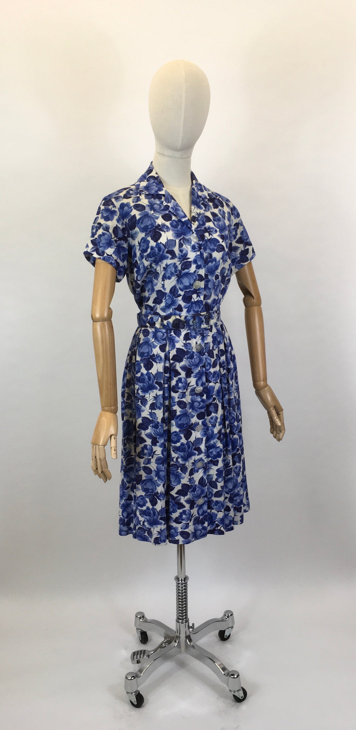 Original 1950’s Cute ‘ St.Michael ‘ Day Dress - In A Lovely Blue & White Floral Cotton