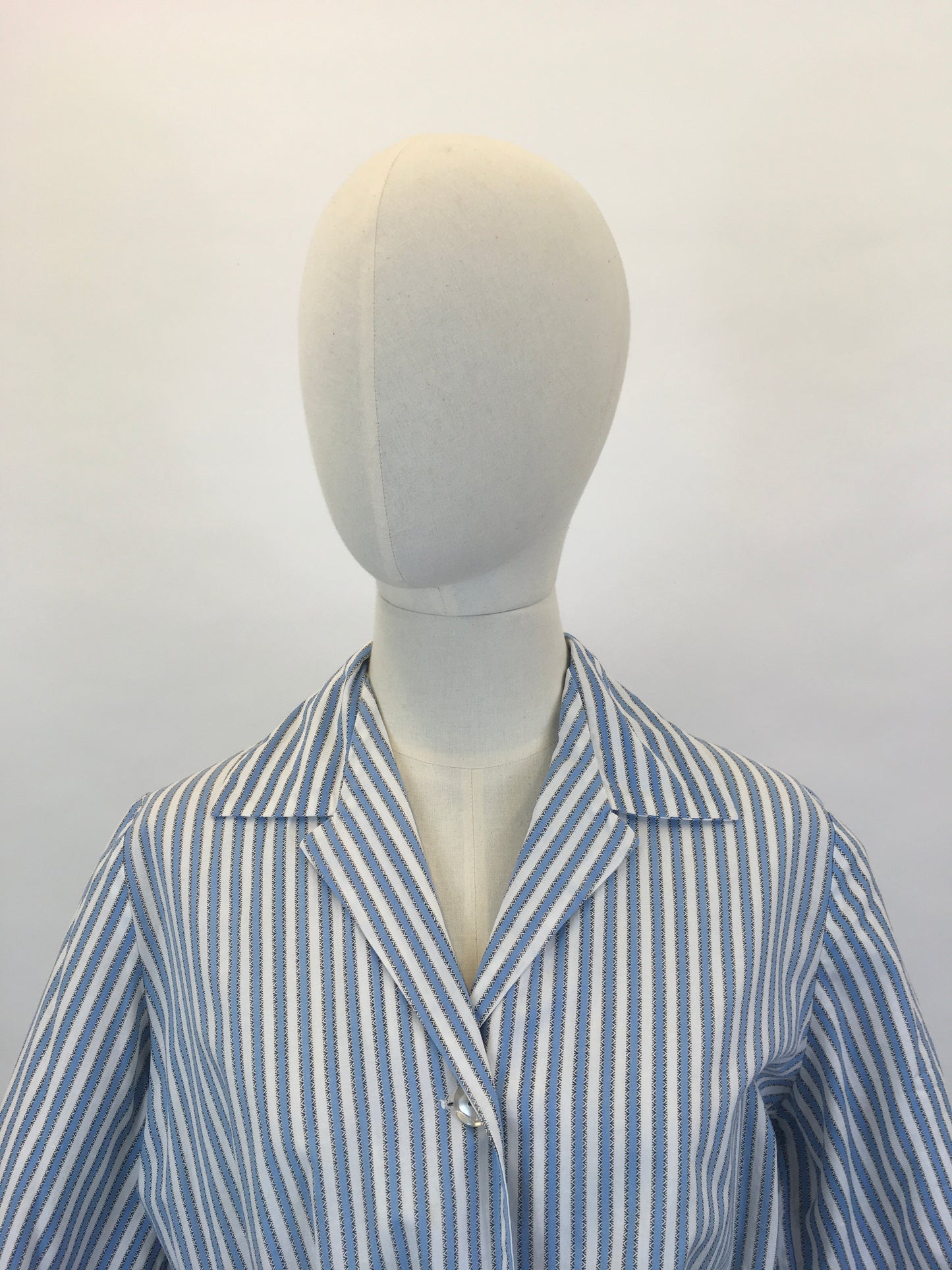 Original 1950’s Darling Blue & White Shirtwaister Dress - With A Classic 50’s Silhouette