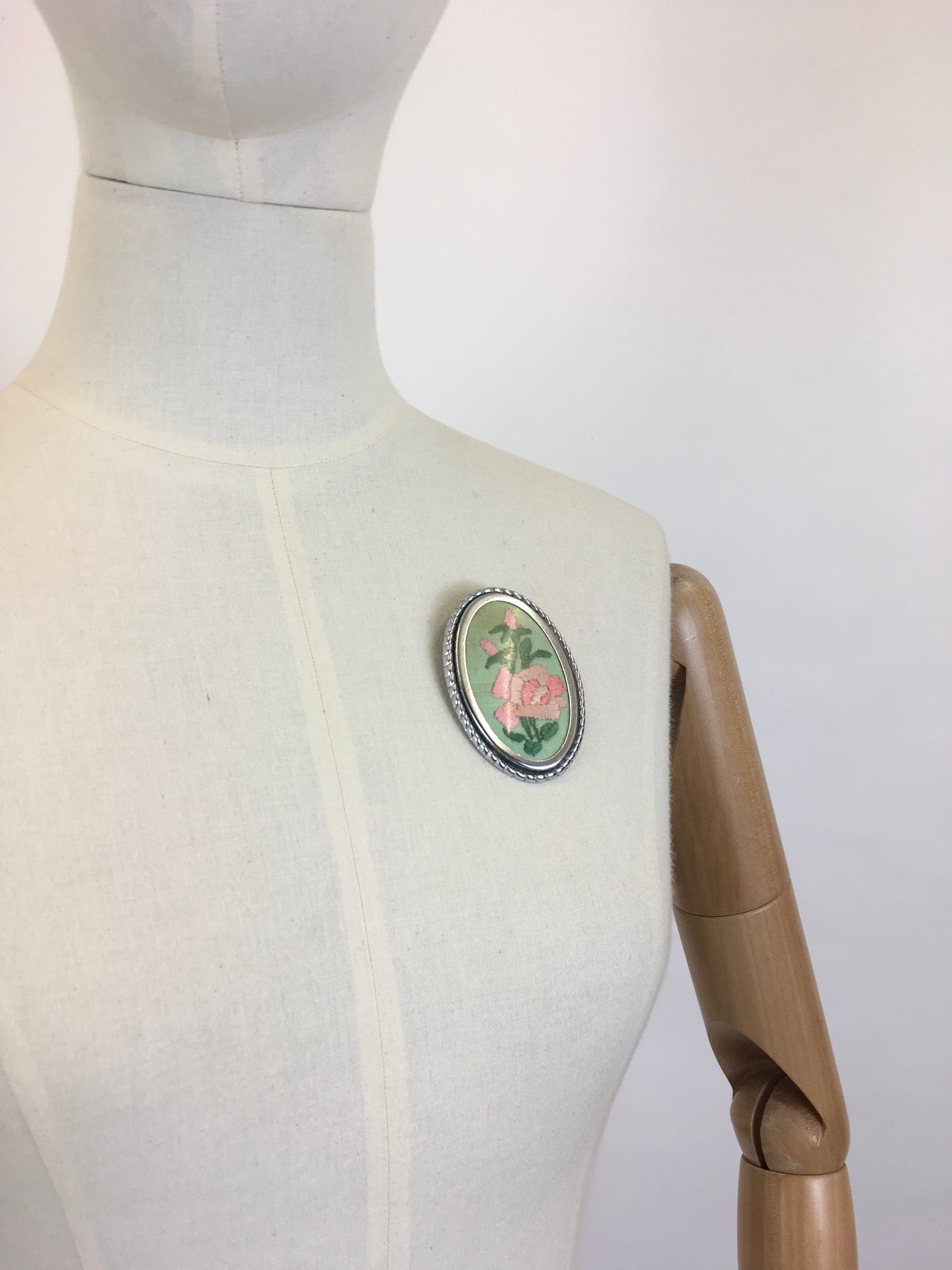 Original 1940’s / 1950’s Beautiful Floral Embroidered Brooch - In Springtime Touches of Pastel Pinks and Mint Green