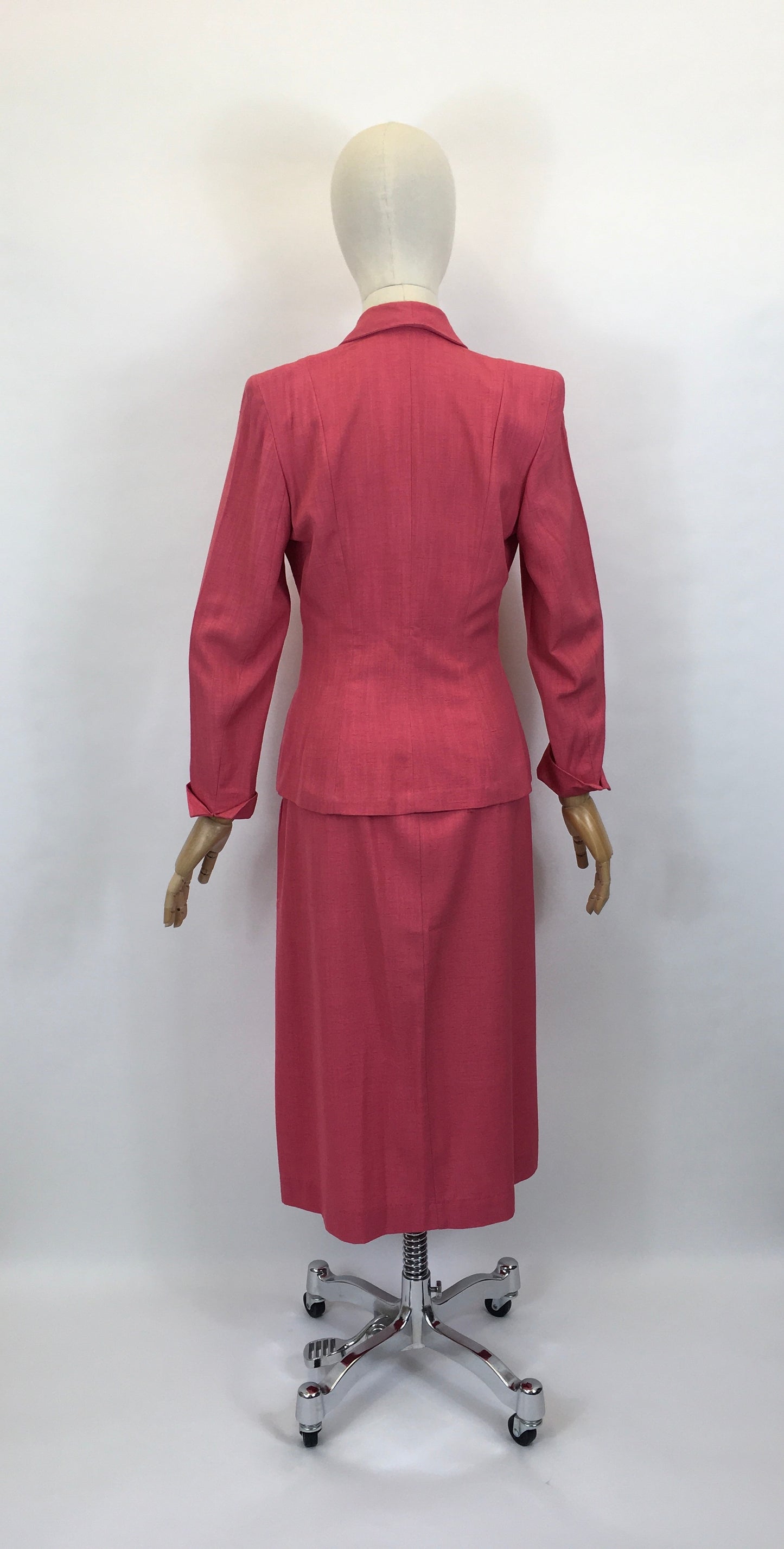 Original 1940’s Fabulous Bubblegum Pink 2pc Suit - In A Gorgeous Linen Fabric