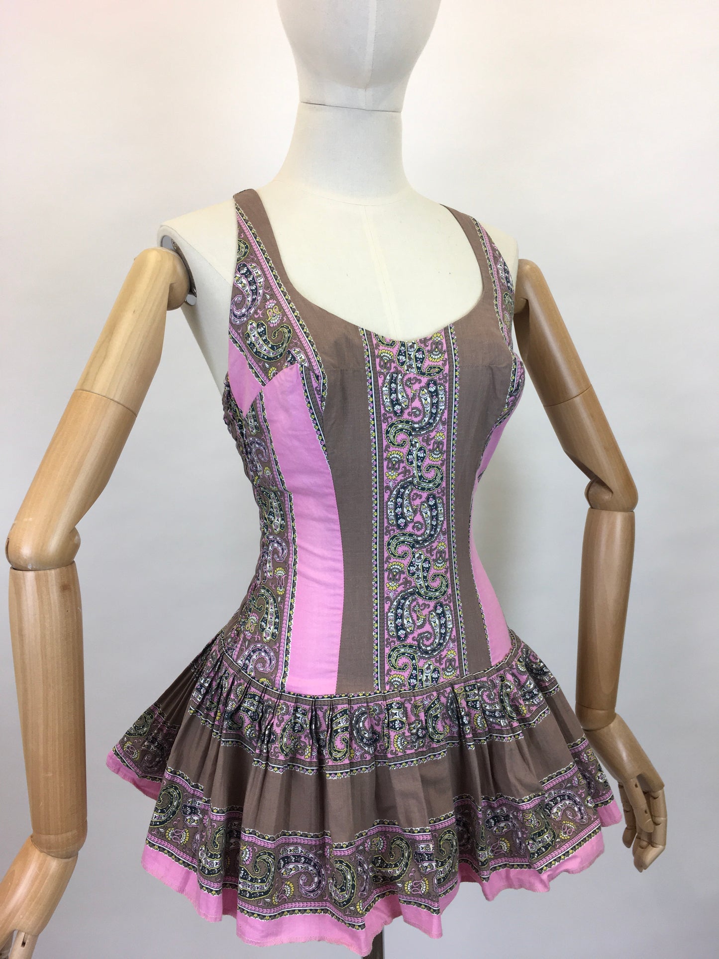 Original 1950’s ‘ Dorothy Perkins ‘ Bathing Costume - In a Lovely Colour Block and Paisley Print Cotton