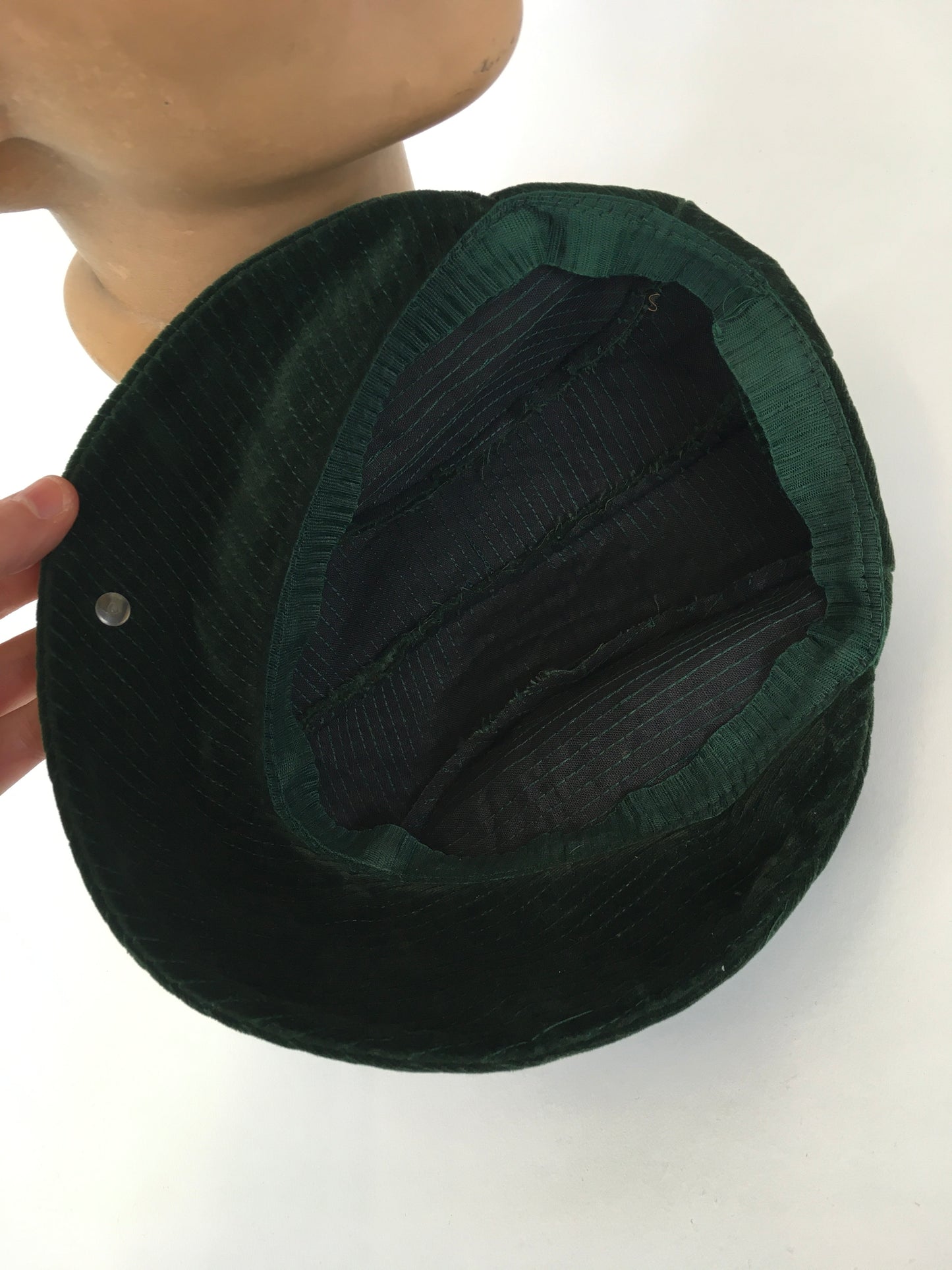 Original 1930’s Fabulous Sportswear Hat - In A Divine Rich Green Velvet with Tassel