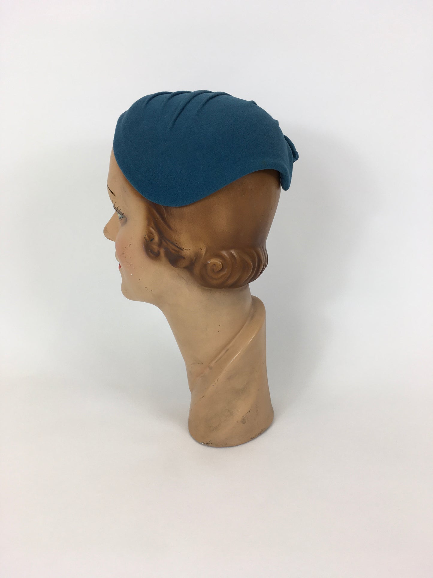 Original Late 1940’s early 1950’s Darling Structured Hat - In A Warm Teal