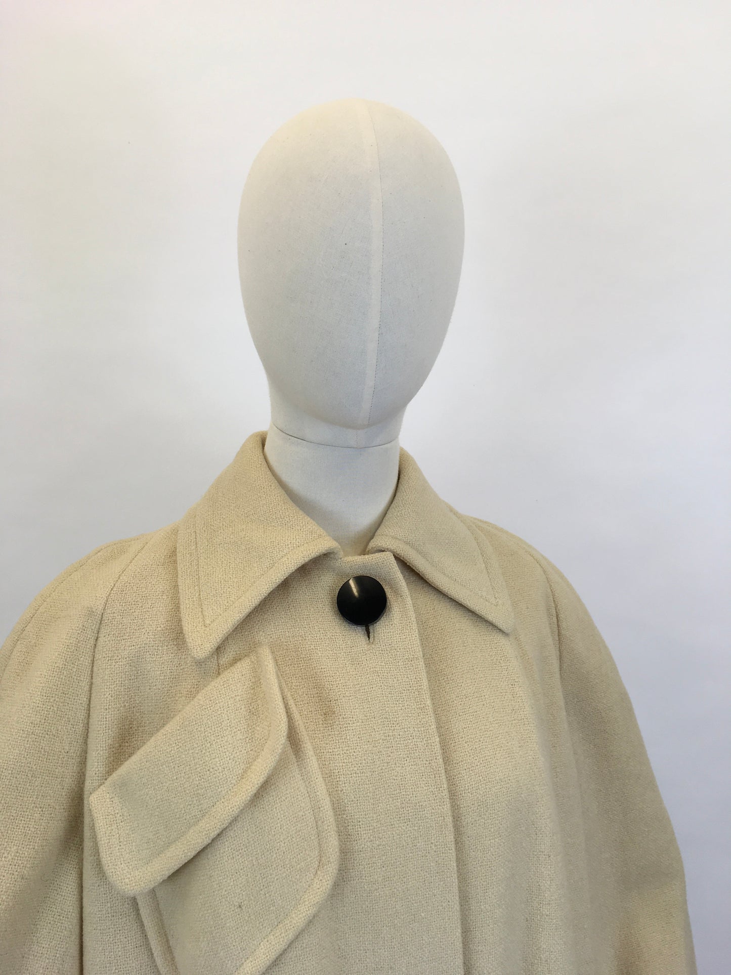 Original 1940’s STUNNING Cream Woollen Coat - With The Most Fabulous Shape & Detailing