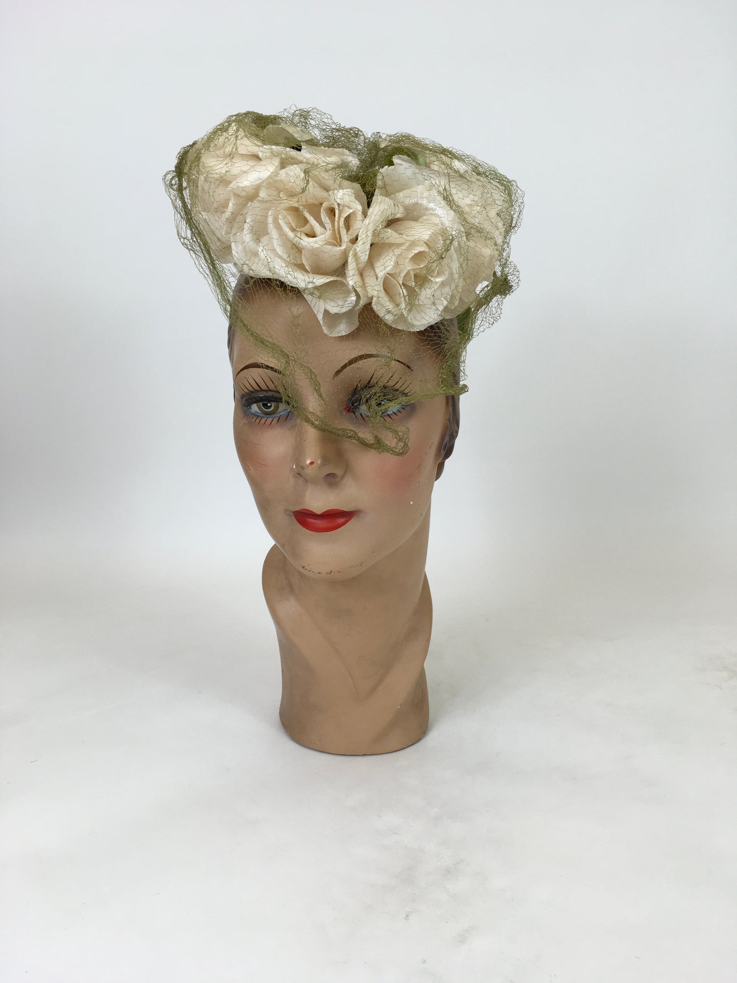 Original 1940's Darling Floral Topper Hat - In Pistachio and Ivory