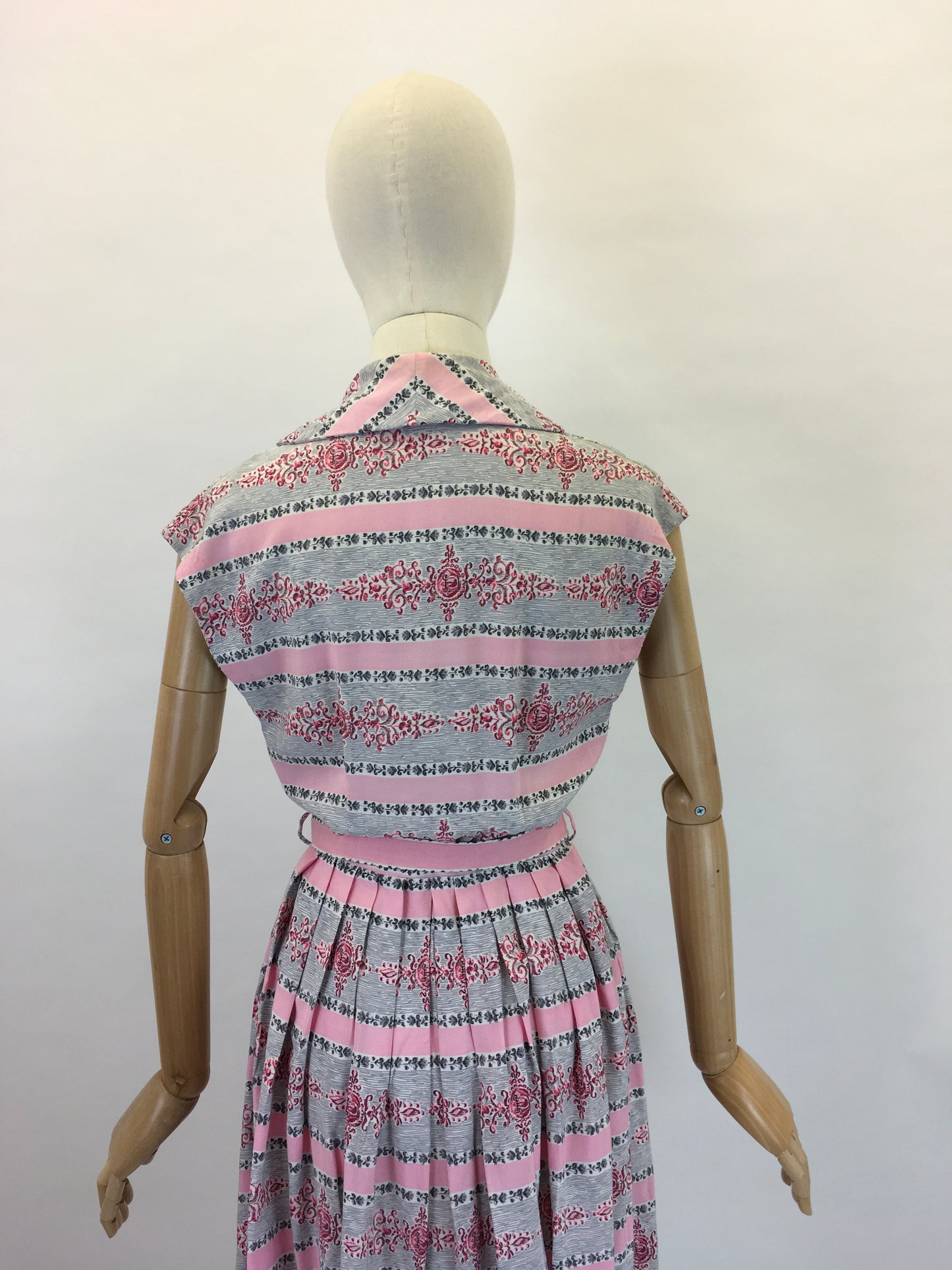 Original 1950s St. Michael Cotton Day Dress - In a lovely Pink and Grey Print