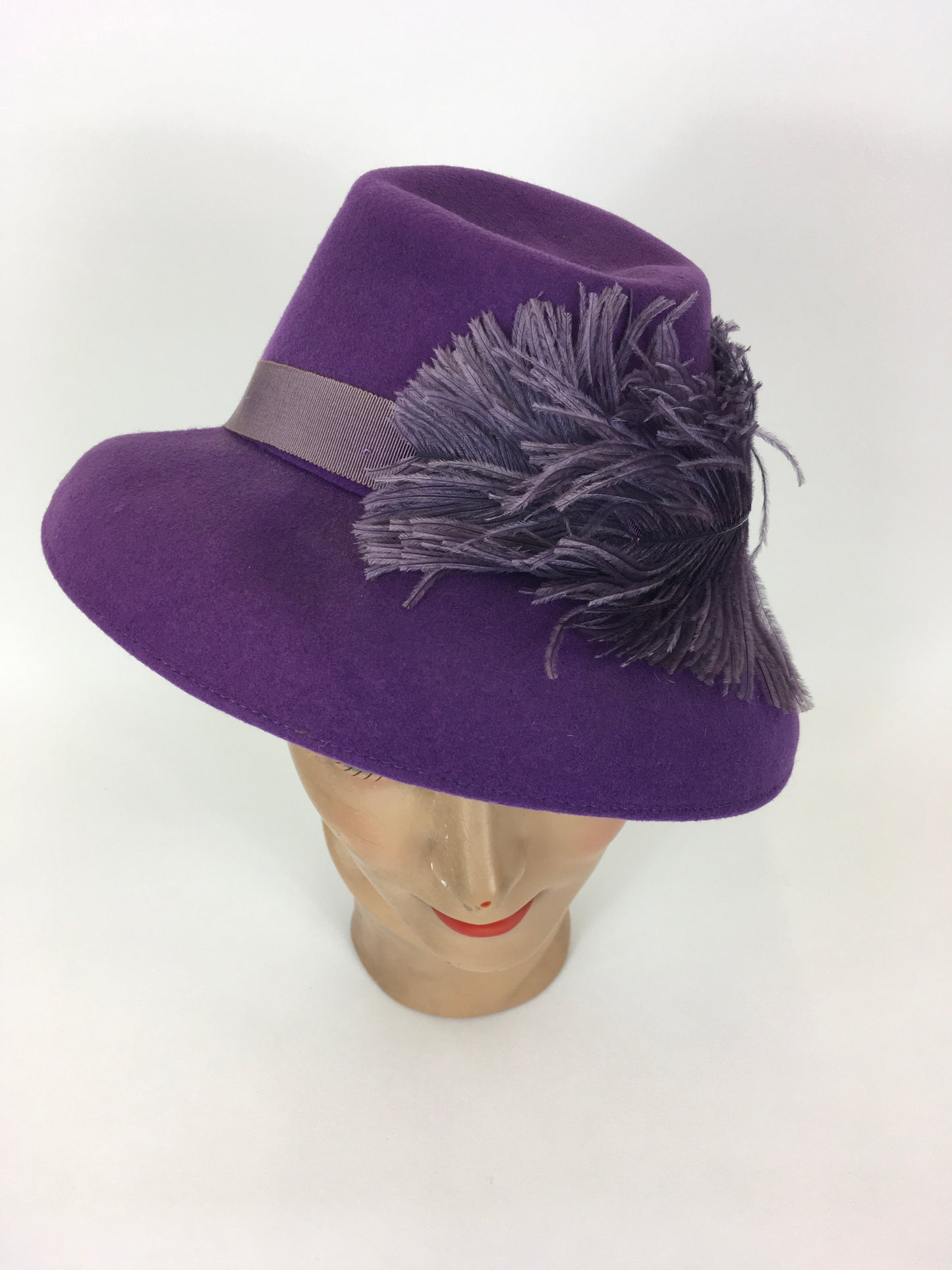 Original 1940’s STUNNING Cadbury Purple Hat - With Ostrich Feather Plume Adornment