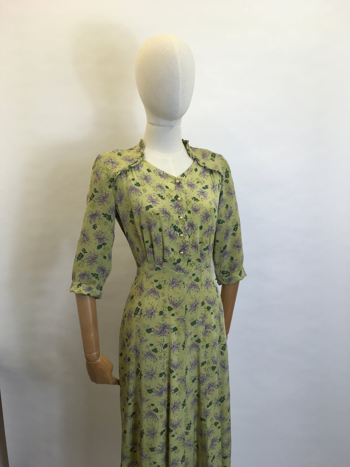 Original 1940’s Floral Day Dress - In a Beautiful Floral Crepe With a Warm Summer Colour Pallet