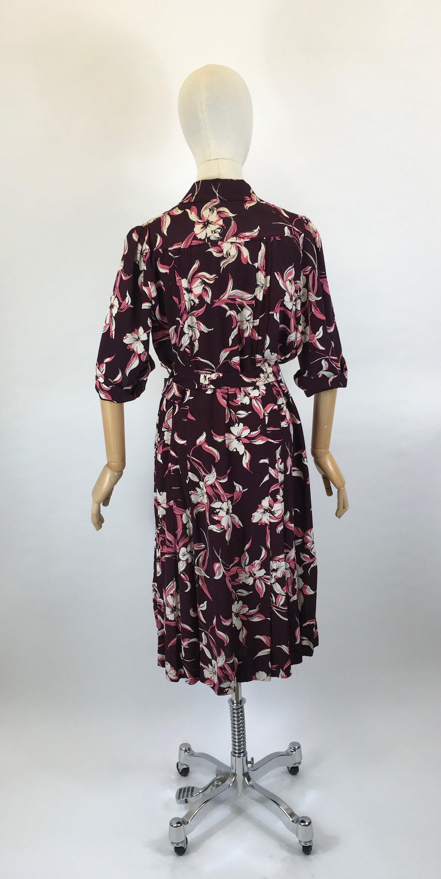 Original 1940’s Stunning Volup Rayon Dress - In A Winter Berry Floral