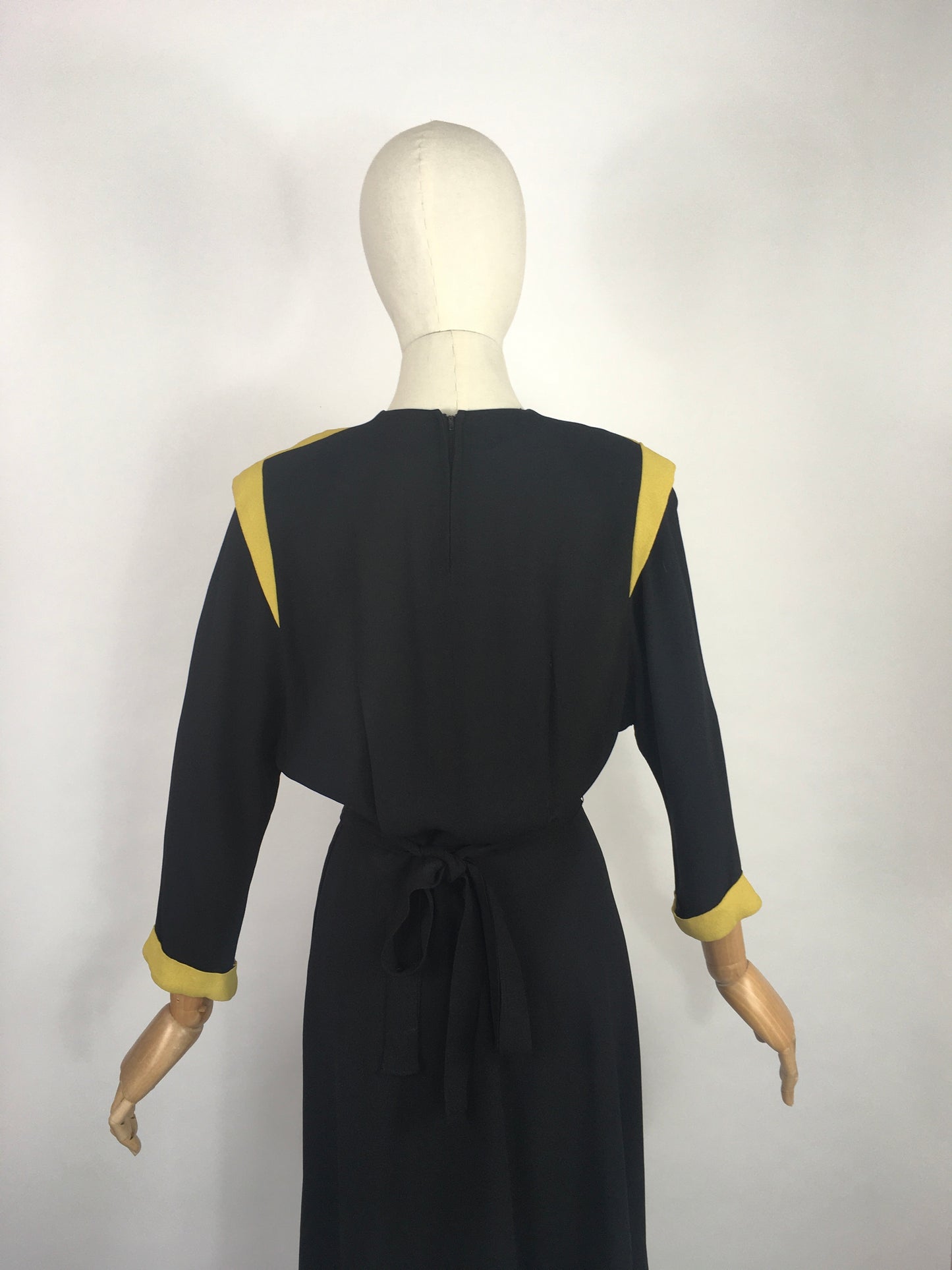 Original 1940’s Amazing Colour Block Dress with Strong Shoulders - In a Black & Chartreuse Colour Block