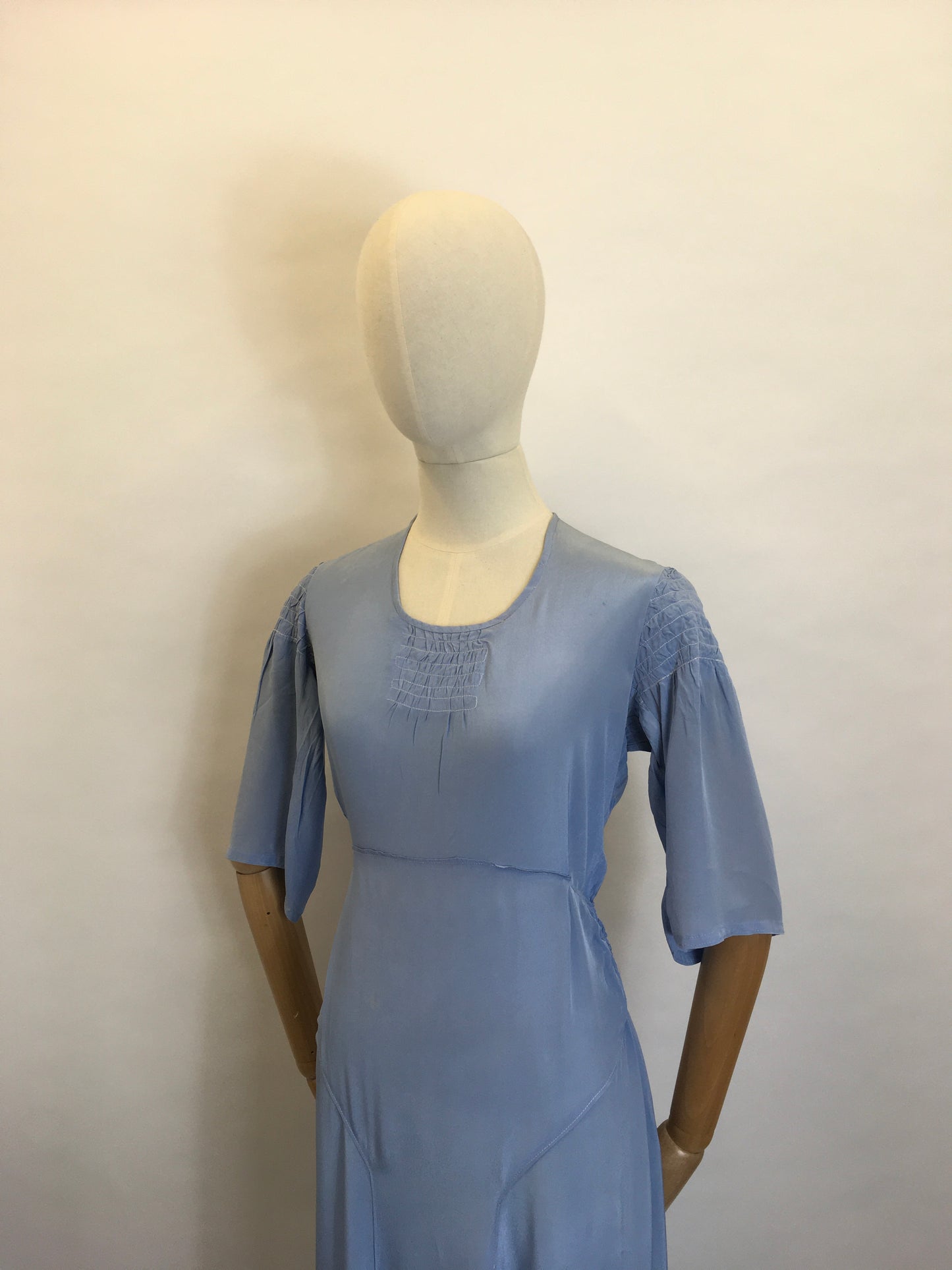 Original 1930's Exquisite Powder Blue Silk Dress - Fabulous Shirred Sleeve Detailing
