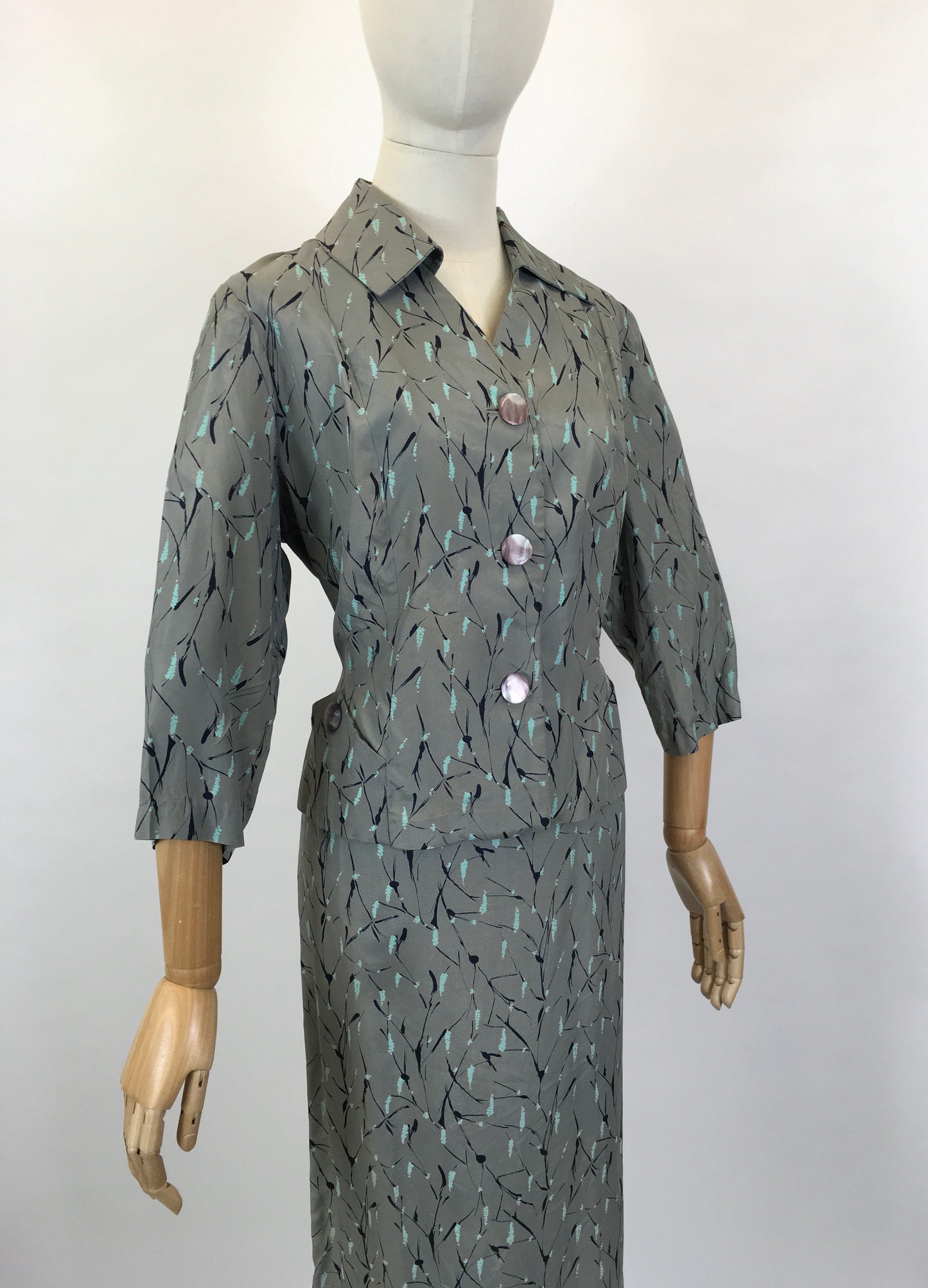 Original 1950’s Fabulous 2pc Dress & Jacket Set - In A Lovely Slate Grey with Turquoise and Black Print
