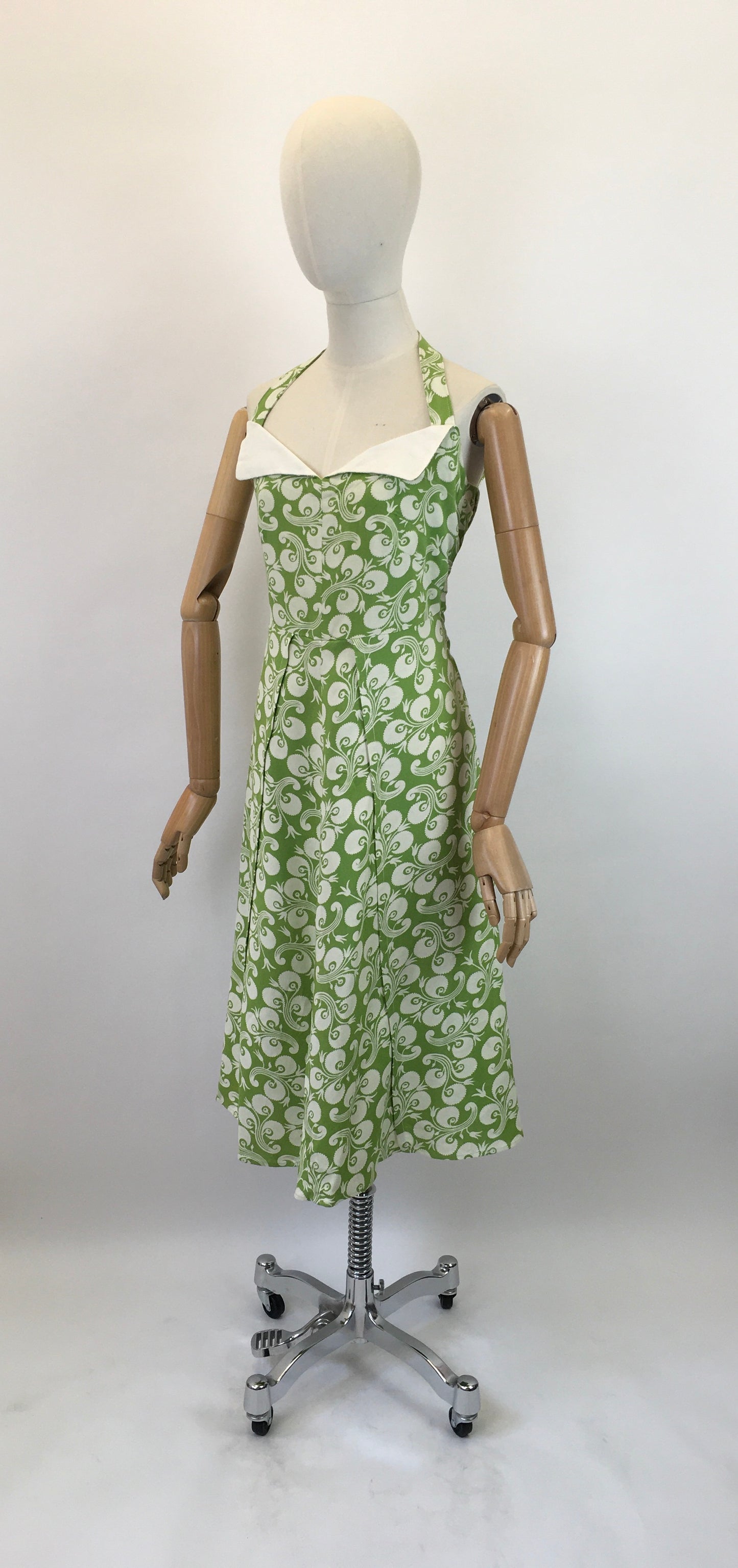 Original 1940's Sublime Linen Sun Dress - In A Zesty Lime Green & Crisp White