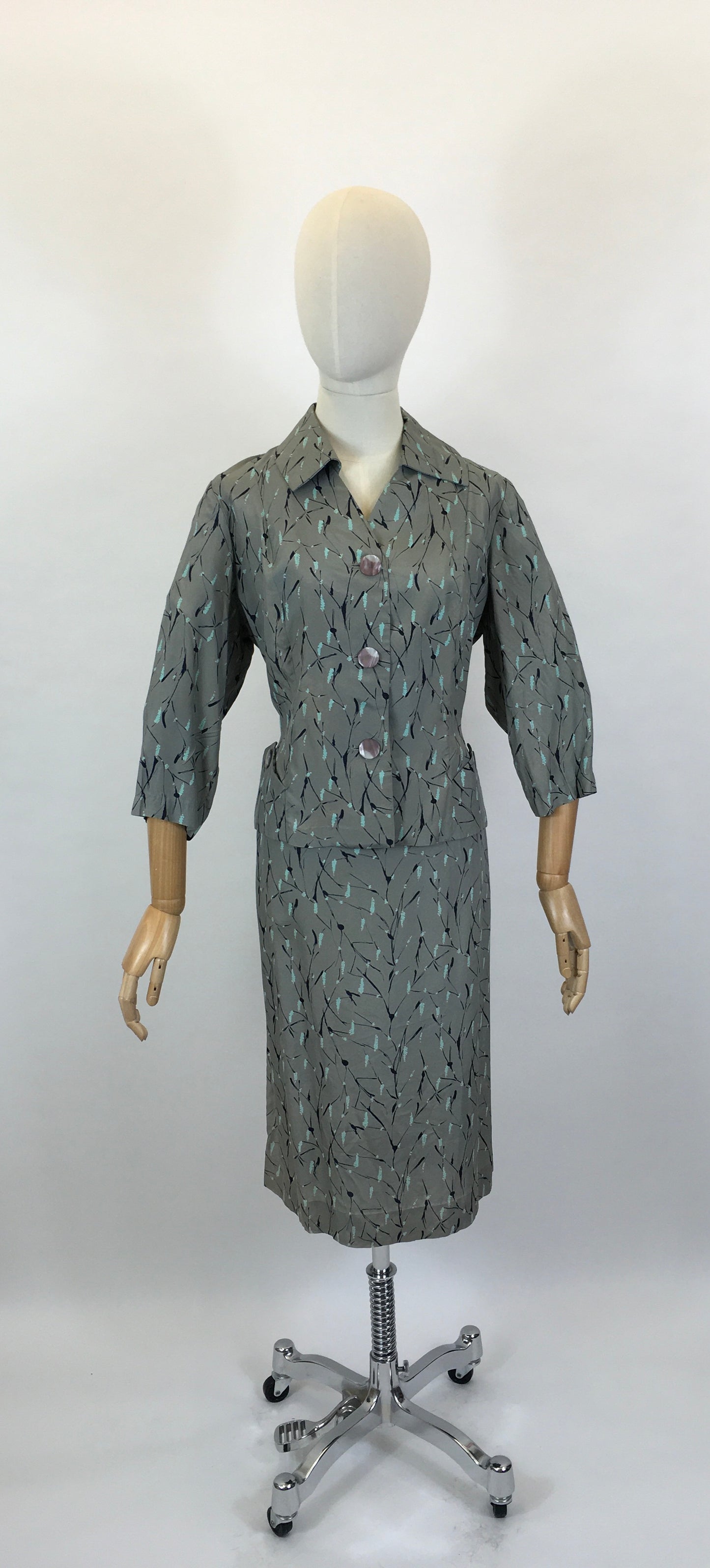 Original 1950’s Fabulous 2pc Dress & Jacket Set - In A Lovely Slate Grey with Turquoise and Black Print