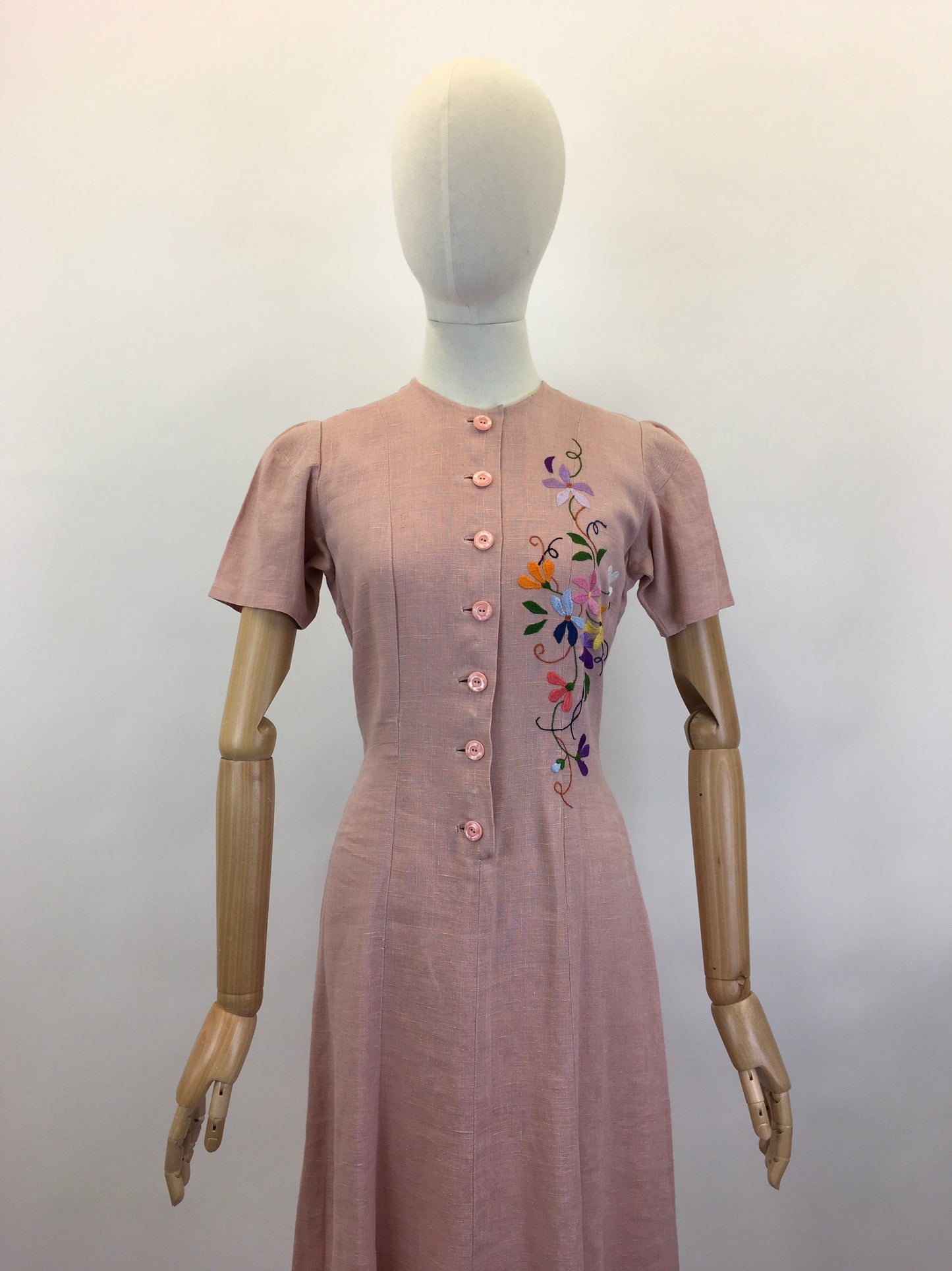 Original Early 1940’s Moygoshal Linen Dress with Embroidery - In Powdered Rose with Spring Meadow Florals