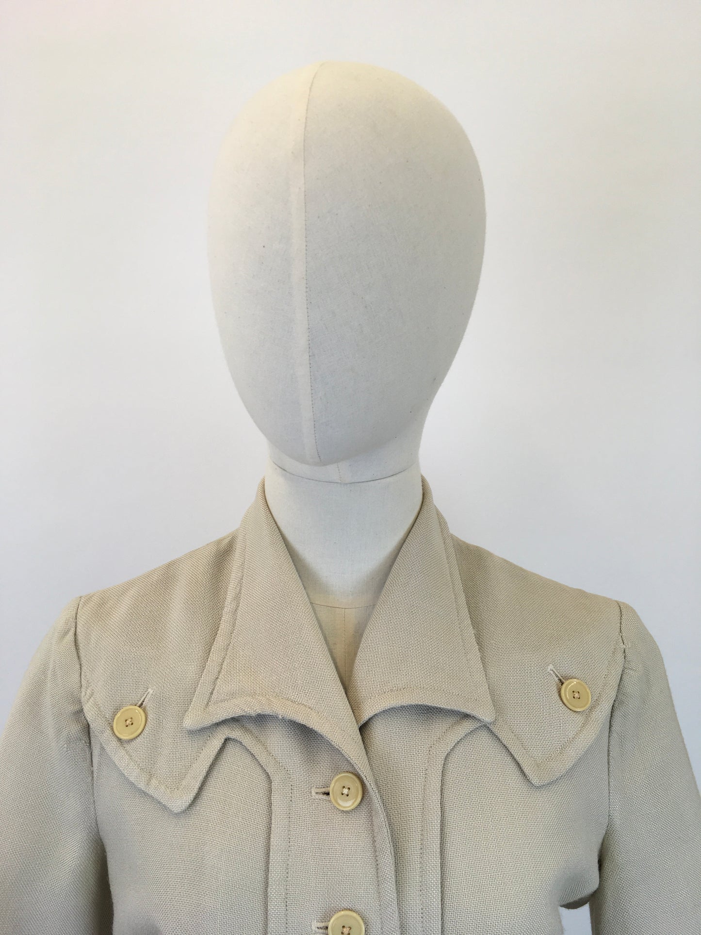 Original Early 1940’s Sensational Moygashal Linen 2pc Suit - By ‘ Fashion Sport’