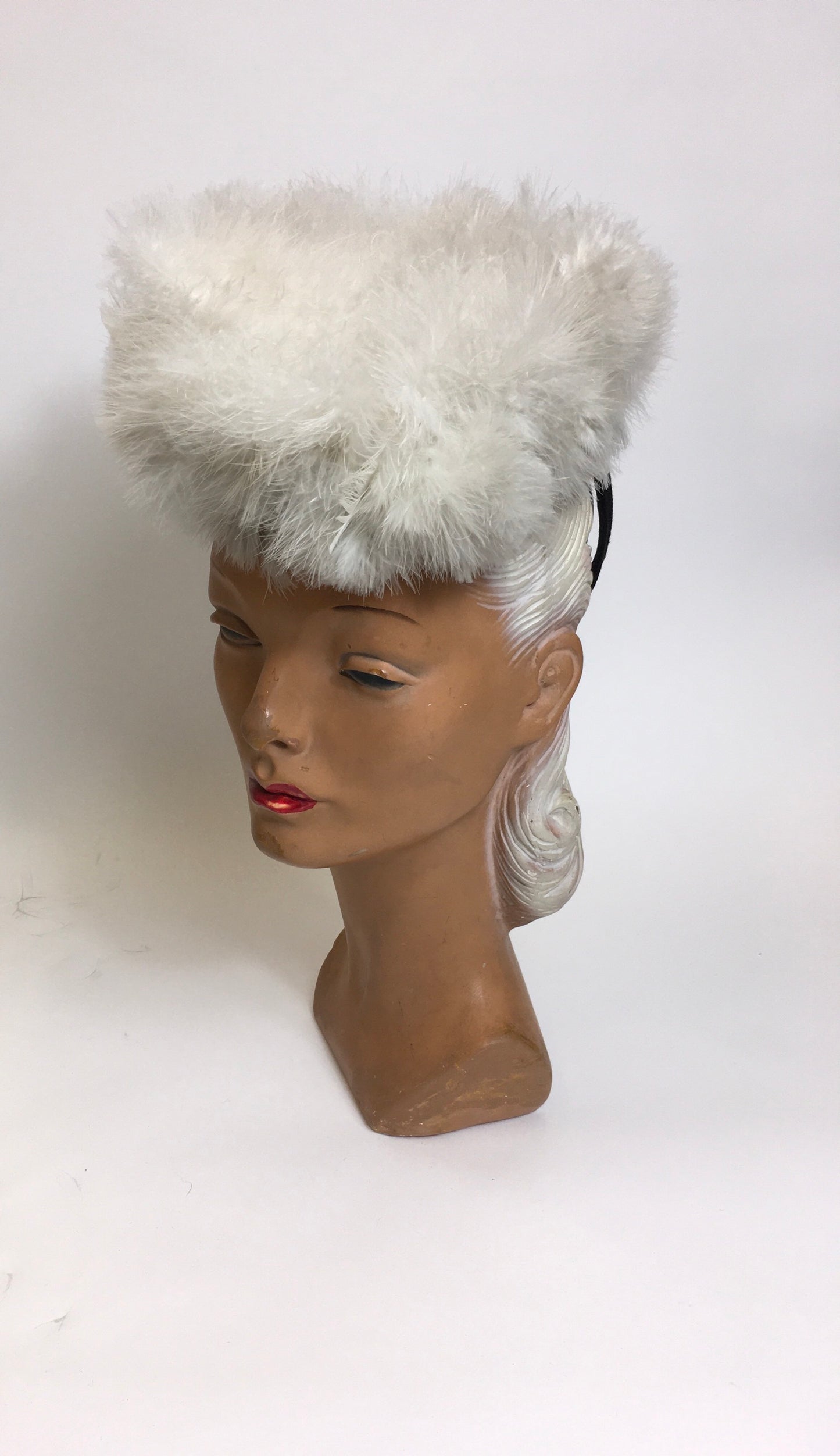 Original 1940’s Marabou Feather Toy Tilt Topper - In A beautiful powdery dove grey