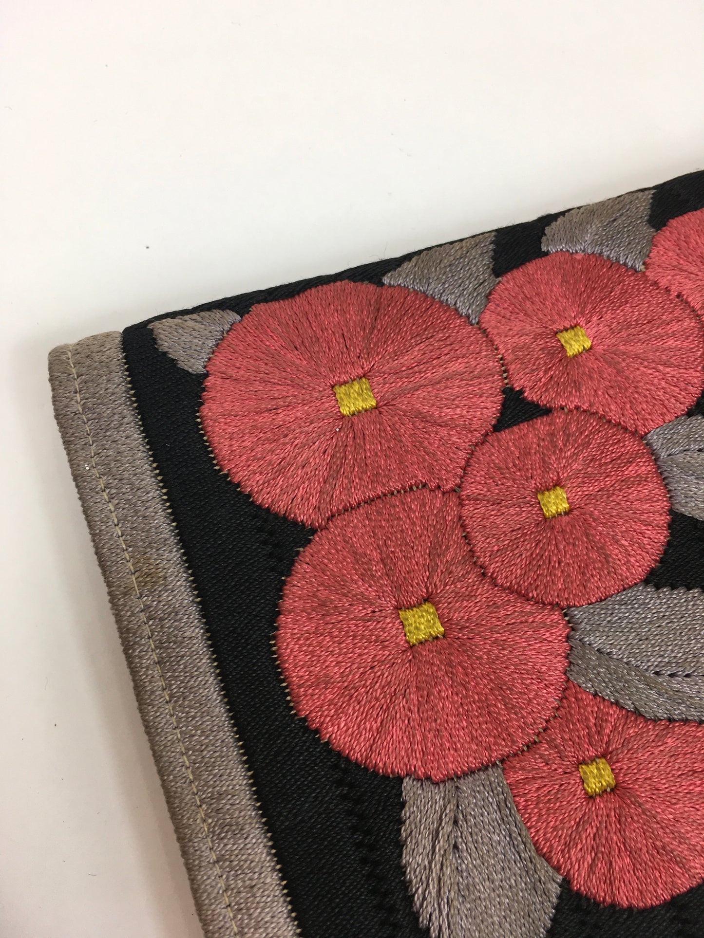 Original 1930's SENSATIONAL Art Deco Clutch Bag - In Embroidered Floral