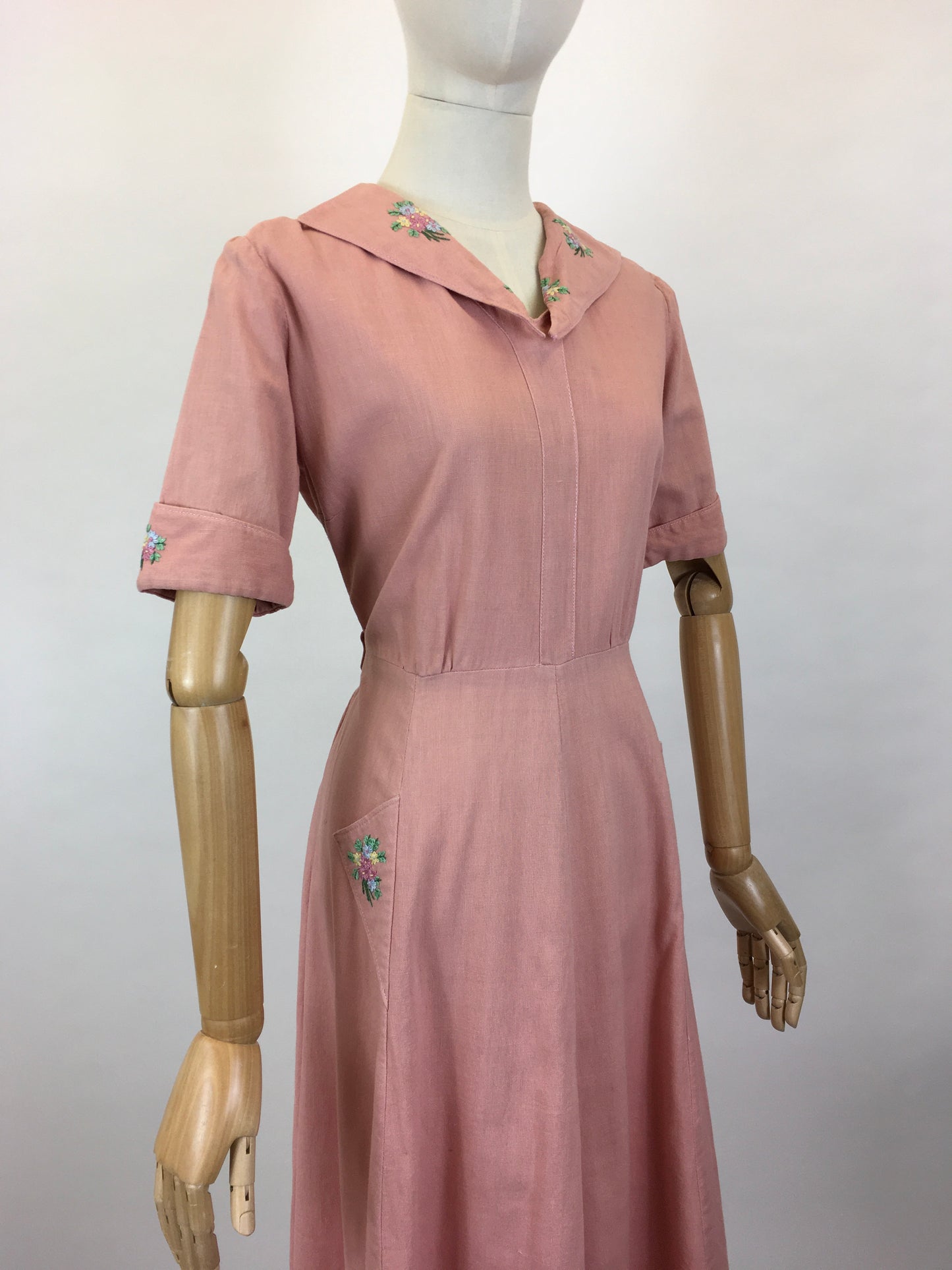 Original 1940’s Darling Powdered Pink Day Dress with Floral Embroidery - A Lovely WarTime Silhouette