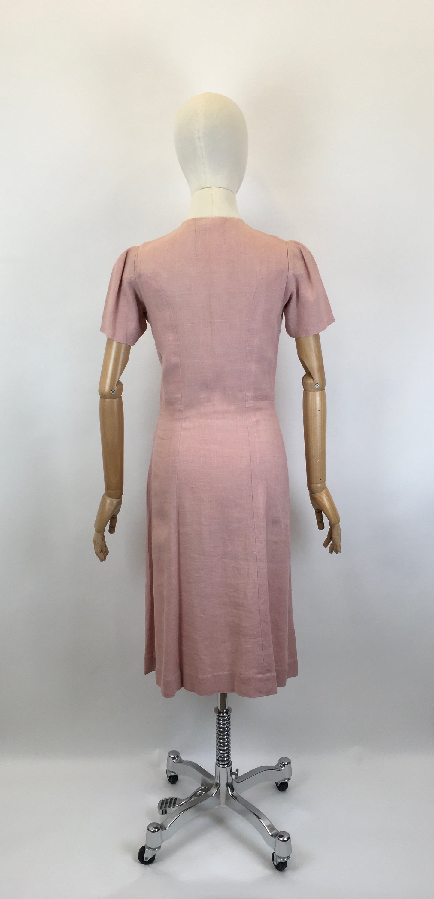 Original Early 1940’s Moygoshal Linen Dress with Embroidery - In Powdered Rose with Spring Meadow Florals