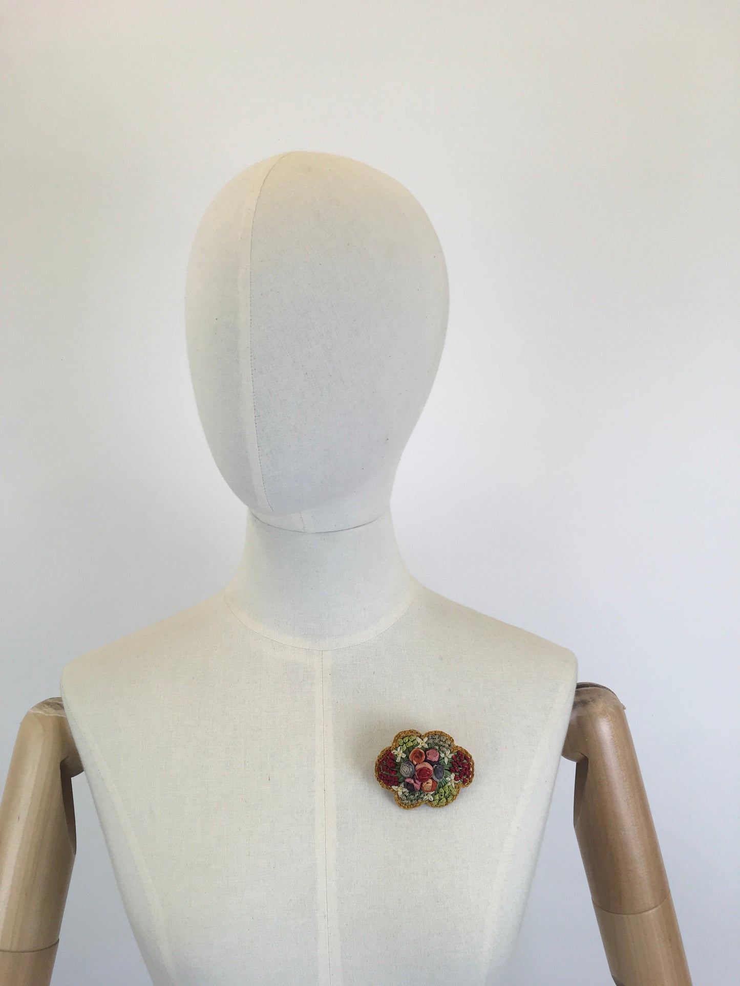 Original 1930’s Beautiful Raffia Brooch - In Flora in Summertime Meadow Brights