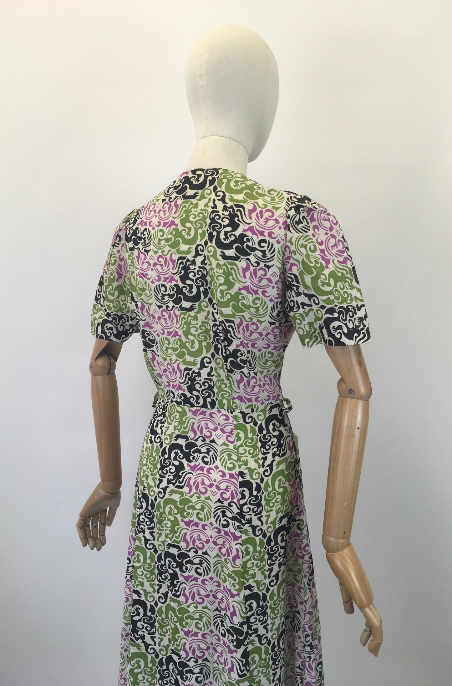 Original 1940's Stunning ' Polly Frocks Of California ' Dress - In A Vibrant Pallet Linen