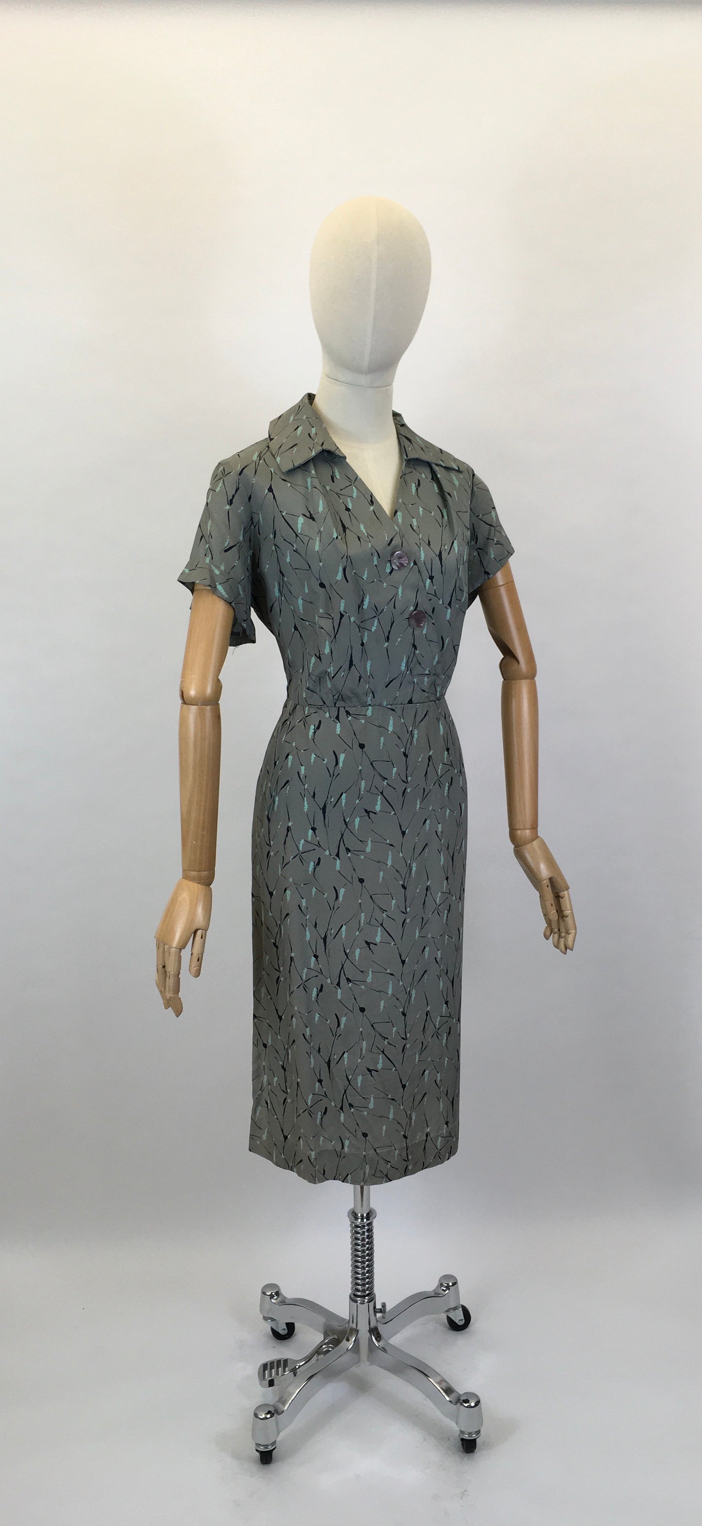 Original 1950’s Fabulous 2pc Dress & Jacket Set - In A Lovely Slate Grey with Turquoise and Black Print