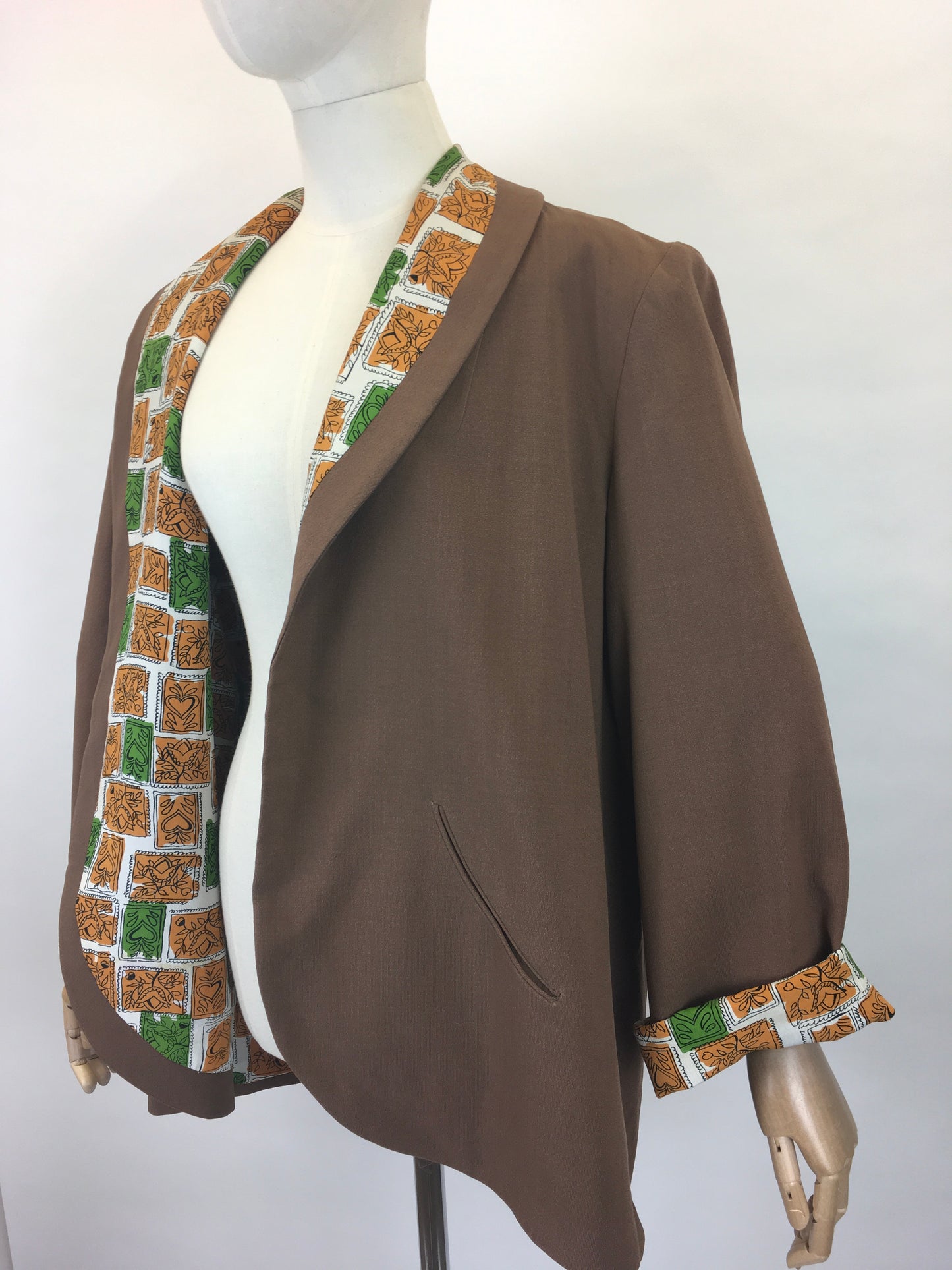 Original 1940s Brown Linen Swing Jacket - With a Fabulous Contrast Rayon Lining in Bright Oranges and Greens