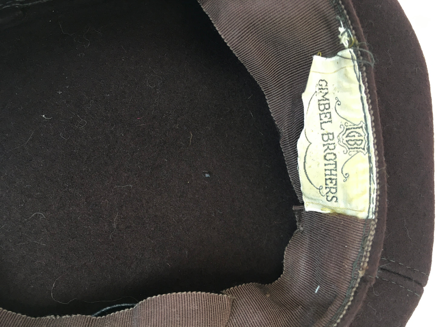 Original 1940s Warm Brown Felt Halo Hat - Made by ‘ Gimbel Brothers ‘