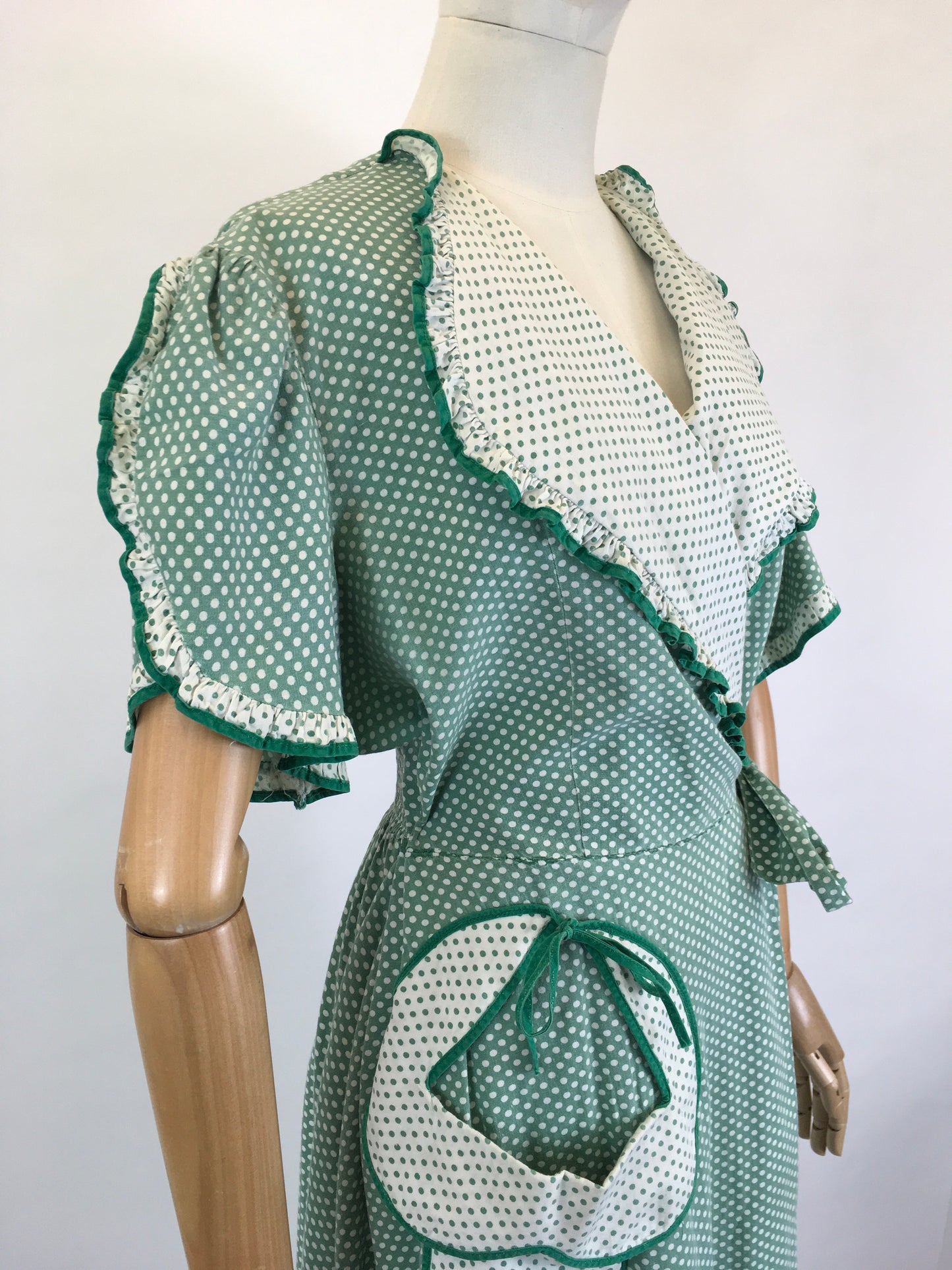 Original 1940’s SENSATIONAL Wrap House Dress - In A Fabulous Green & White Polka Dot
