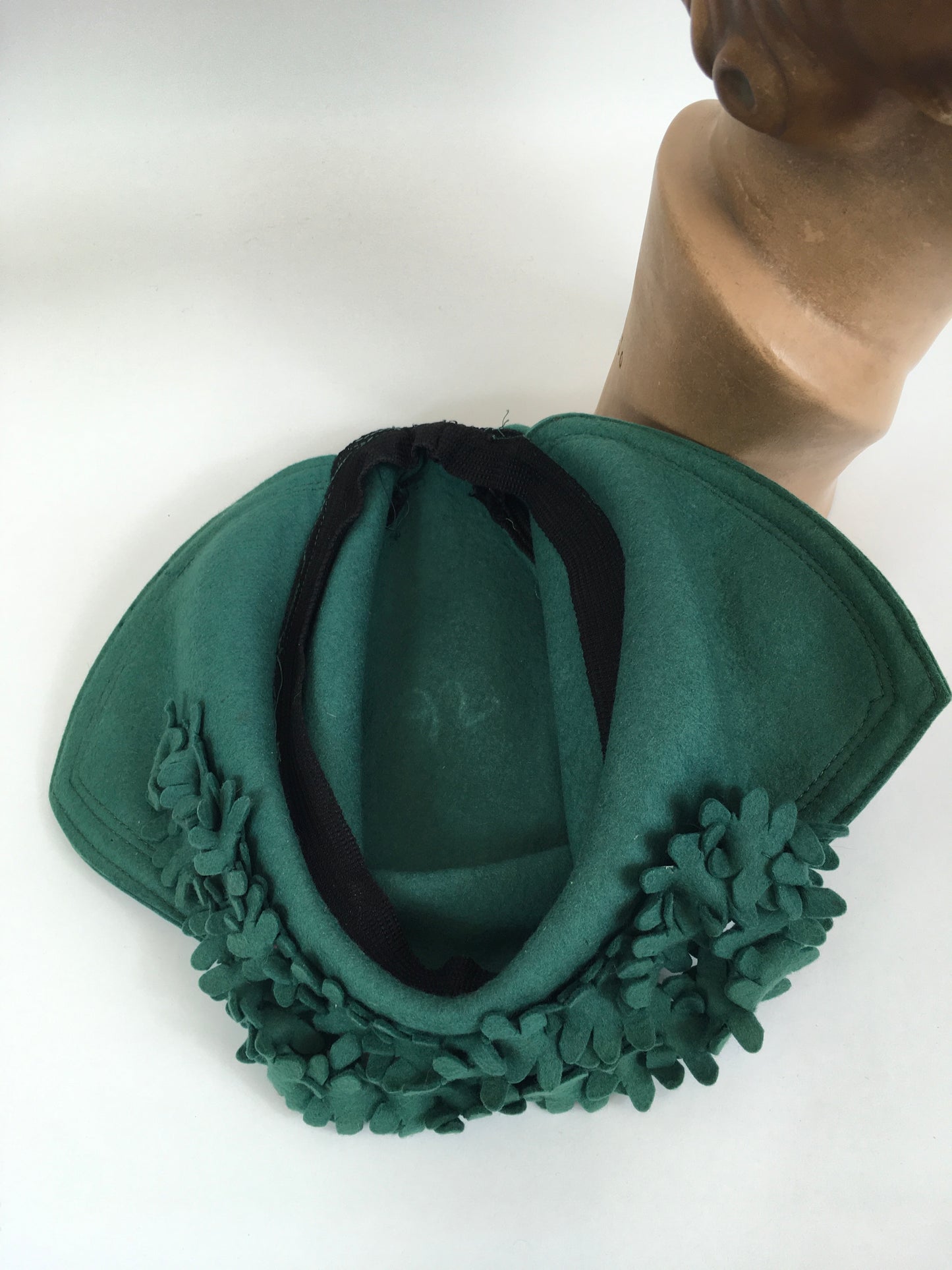 Original 1940’s Stunning Felt Hat with Floral Trails - In A Soft Eau De Nil Green