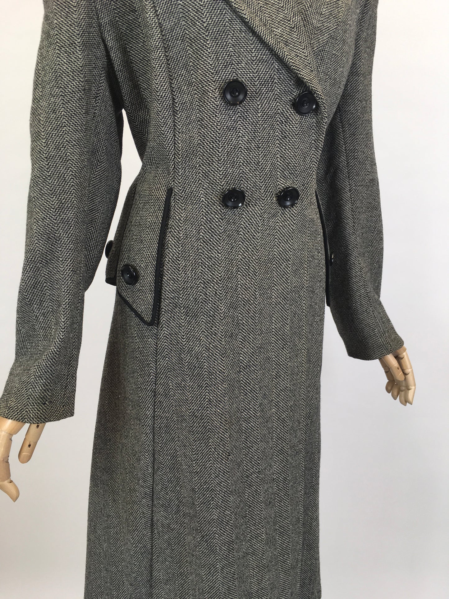 Original 1940’s SENSATIONAL Black Herringbone Tweed Woollen Coat - Made By ‘ Fredella Model ‘