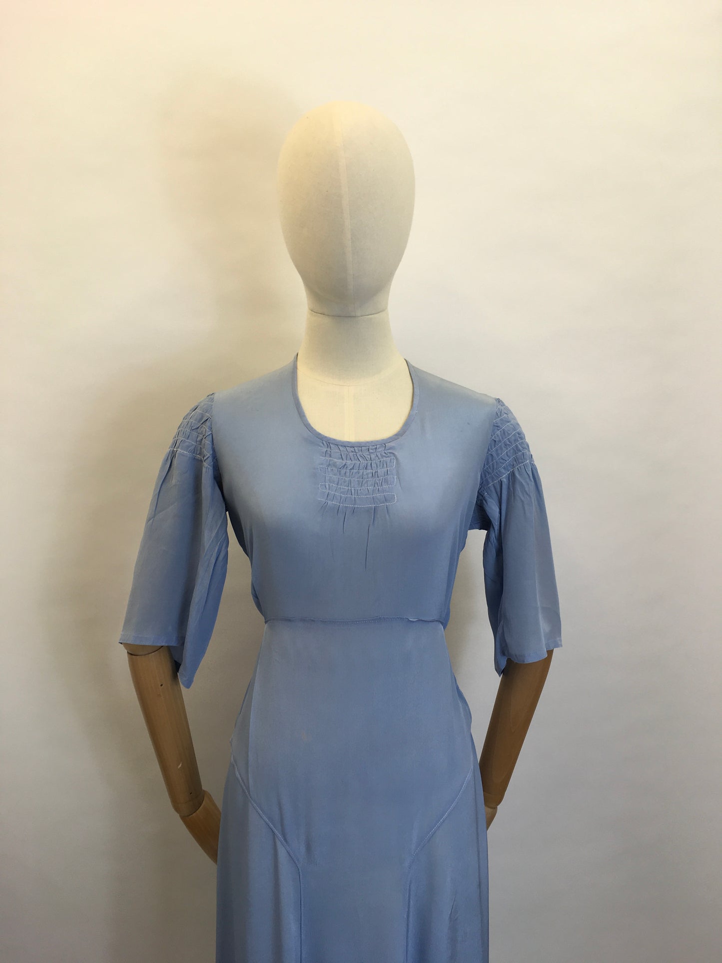 Original 1930's Exquisite Powder Blue Silk Dress - Fabulous Shirred Sleeve Detailing