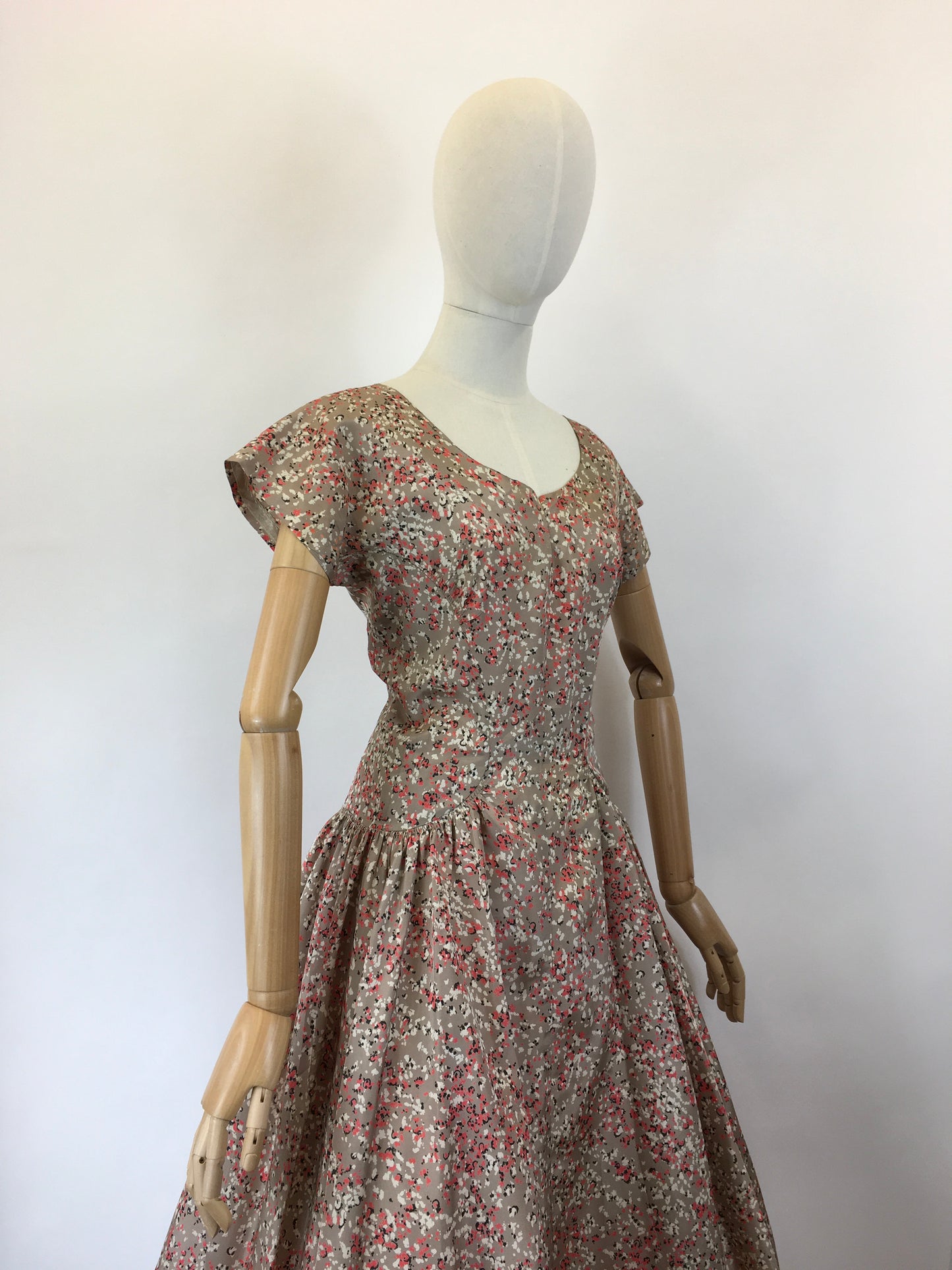Original 1950’s Darling Evening Cocktail Dress - In A Beige, Fawn, Coral & Black Colourway
