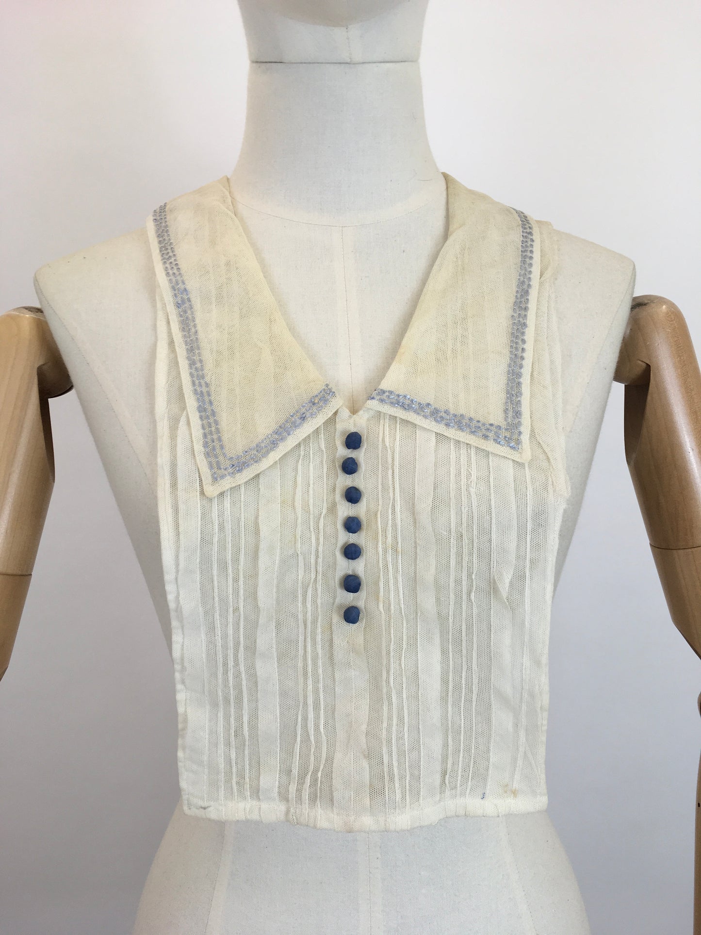 Original 1910/ 1920's Stunning Fine Collar / With Front Panel and Exquisite Embroidery