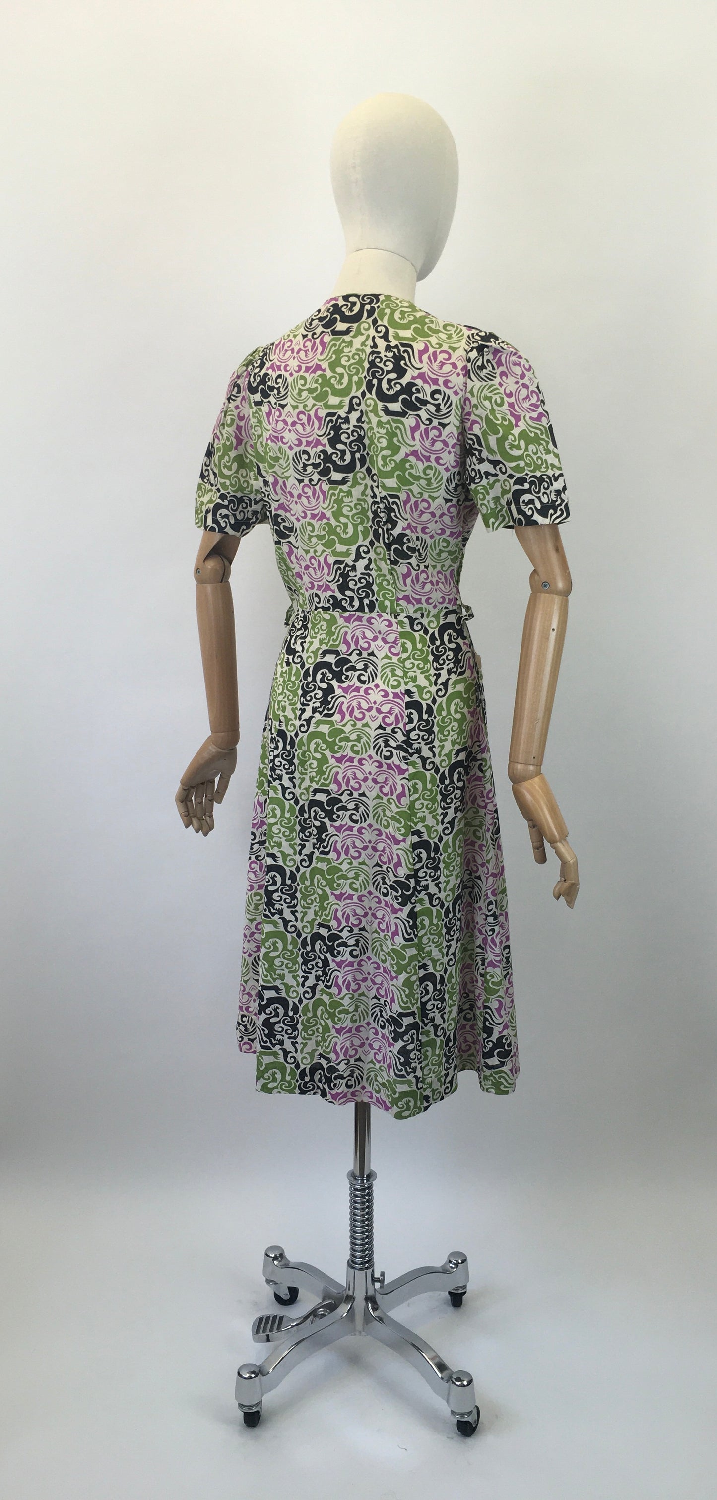 Original 1940's Stunning ' Polly Frocks Of California ' Dress - In A Vibrant Pallet Linen