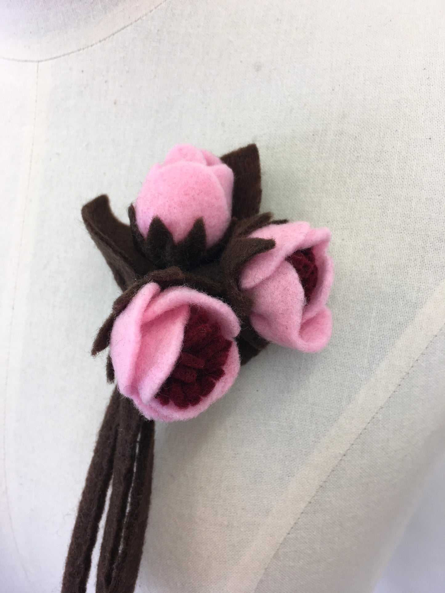 Reproduction 1940s Make Do and Mend Felt Flower Corsage Brooch - In Pink  & Green