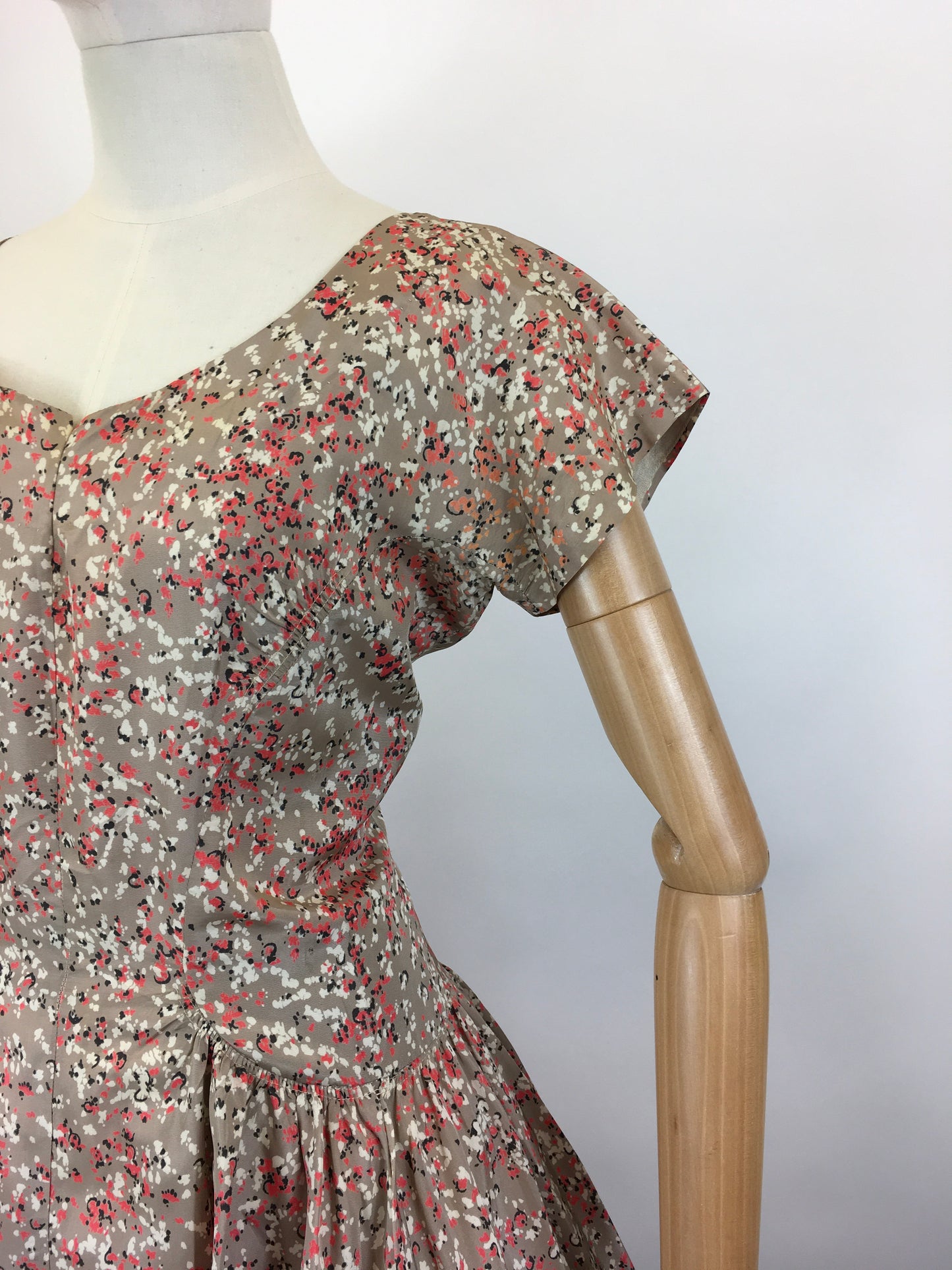 Original 1950’s Darling Evening Cocktail Dress - In A Beige, Fawn, Coral & Black Colourway