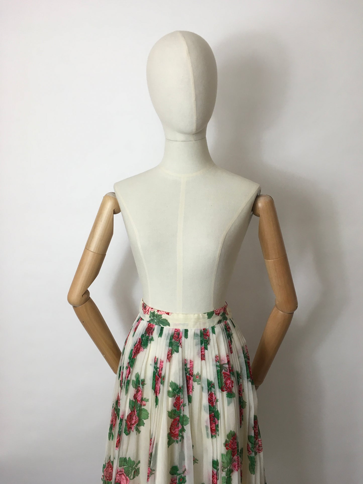 Original 1950’s Pleated Skirt - In A Darling Pink Floral