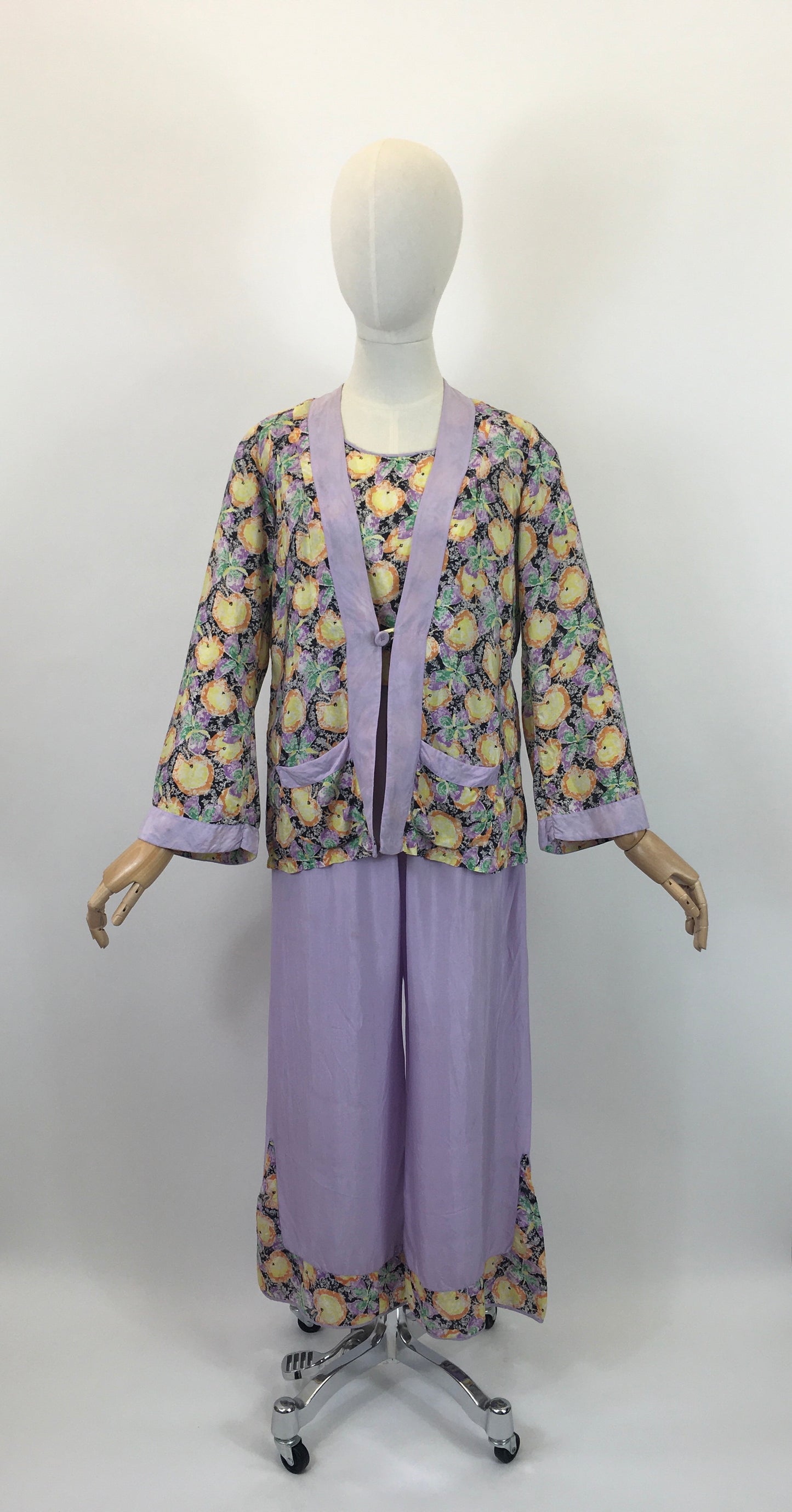 Original 1930’s Sublime 3pc Beach Pyjamas Set - In Powdered Lilac & Fruit Print Silk