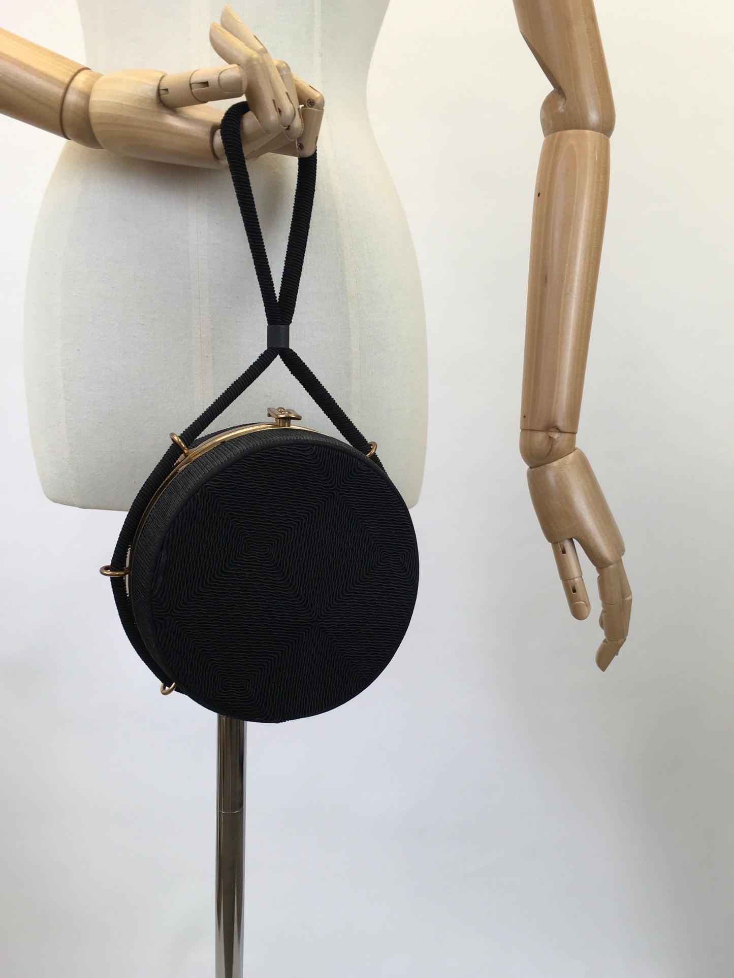 Original 1940's / 1950's Sensational Circular Corde Handbag - In Stencilled Black