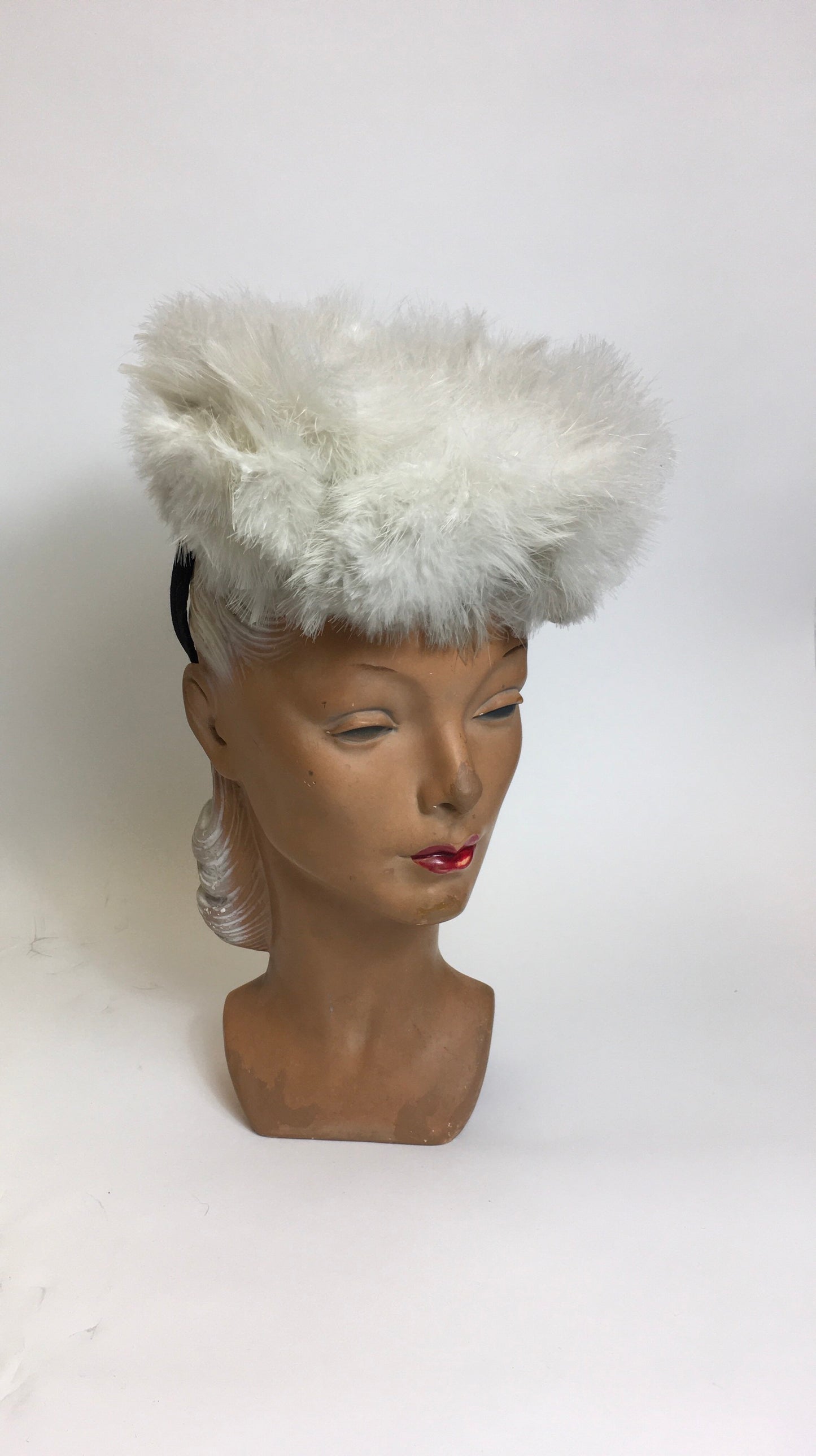 Original 1940’s Marabou Feather Toy Tilt Topper - In A beautiful powdery dove grey