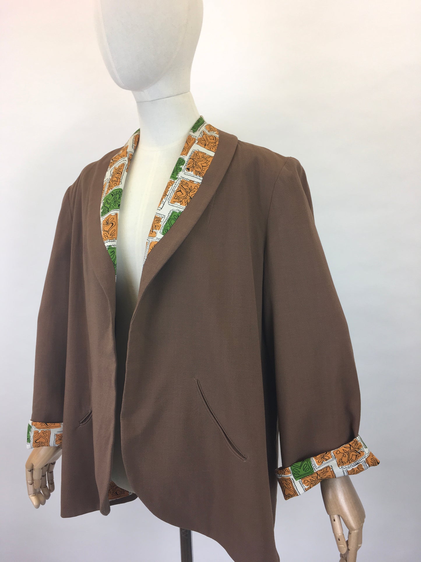 Original 1940s Brown Linen Swing Jacket - With a Fabulous Contrast Rayon Lining in Bright Oranges and Greens