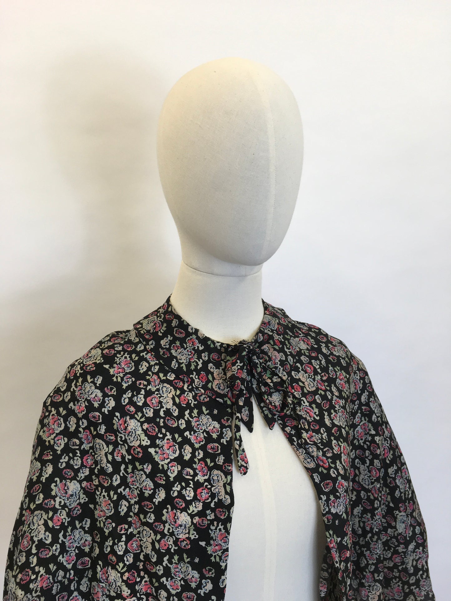 Original 1930's Capelet - Fabulous Floral Printed Silk