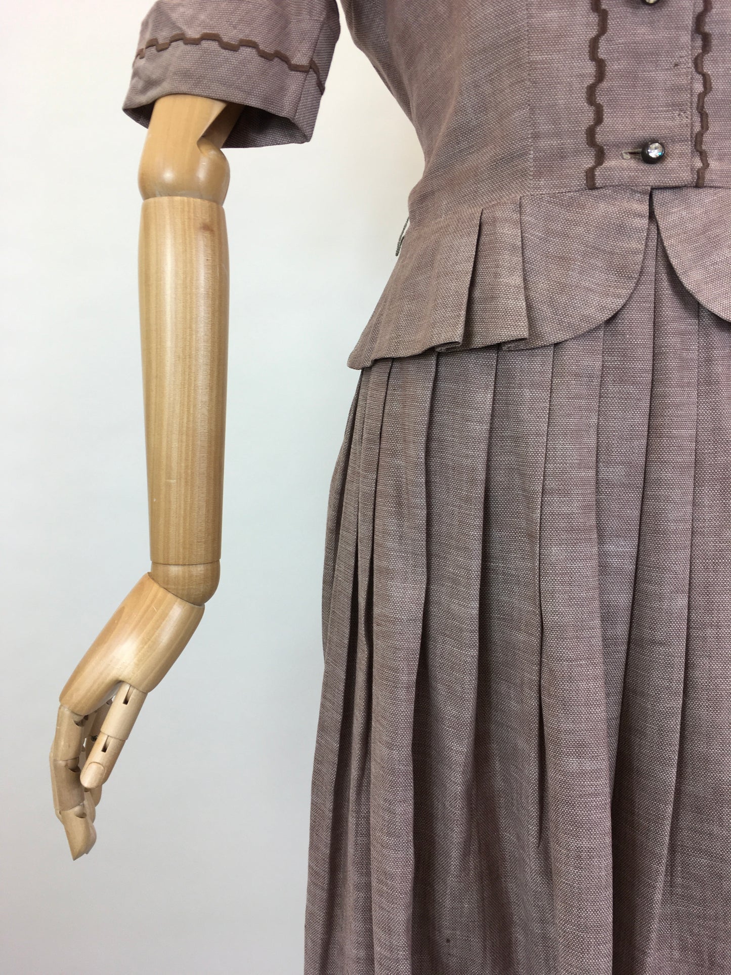 Original 1940’s Darling 2pc Summer Suit - In A Lightweight Soft Brown Cotton With Stunning Details