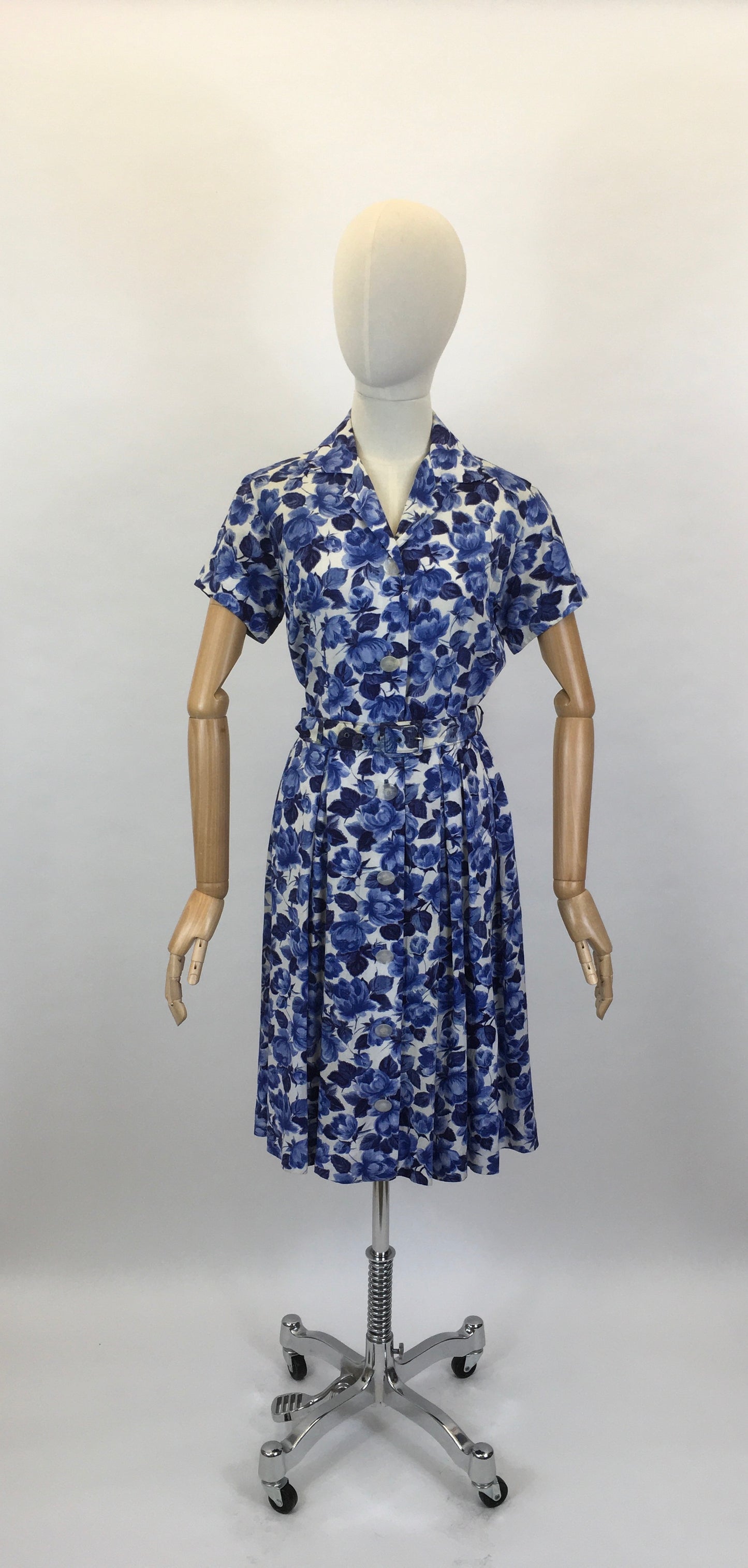 Original 1950’s Cute ‘ St.Michael ‘ Day Dress - In A Lovely Blue & White Floral Cotton